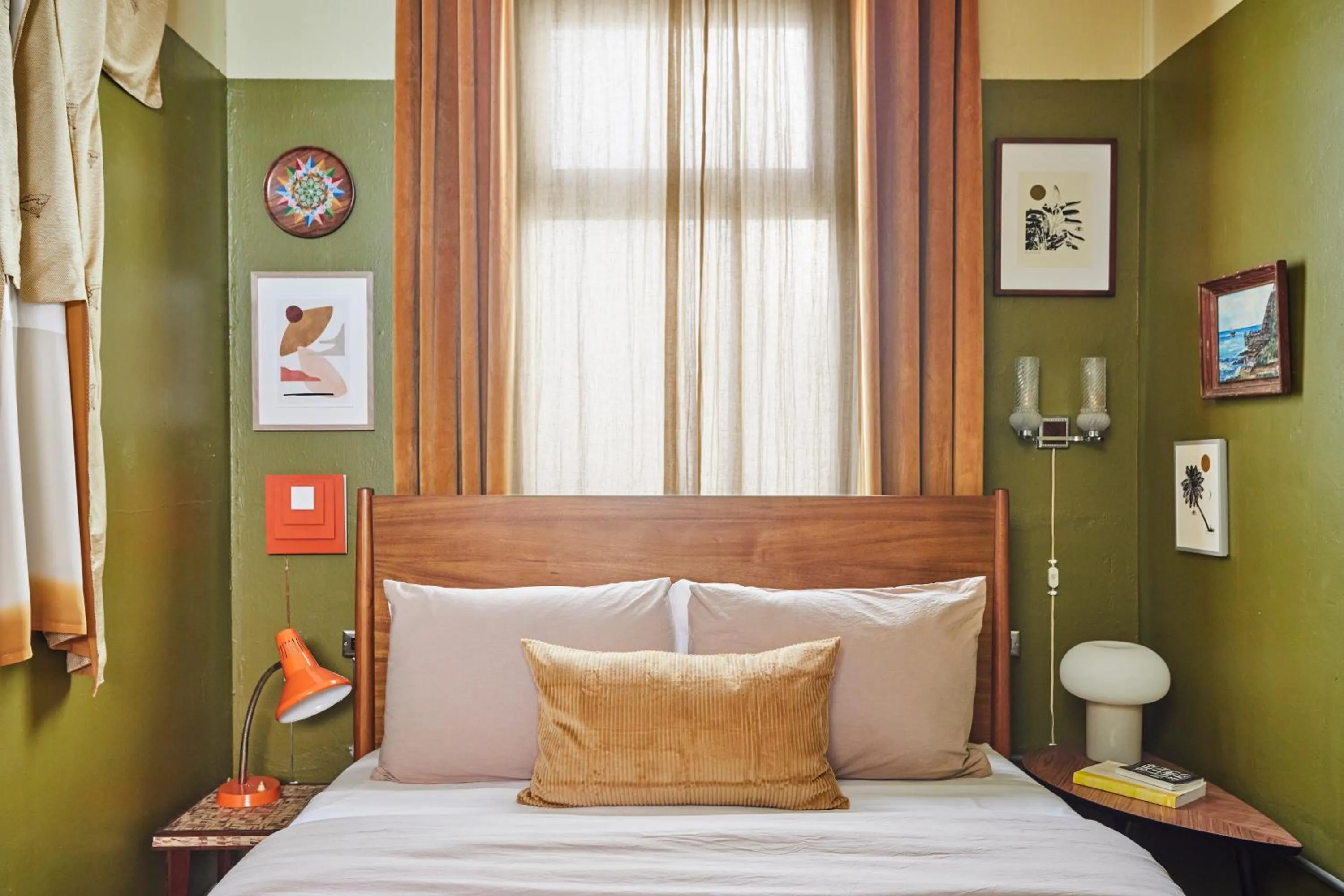 Bed in DADA JAJA by DW