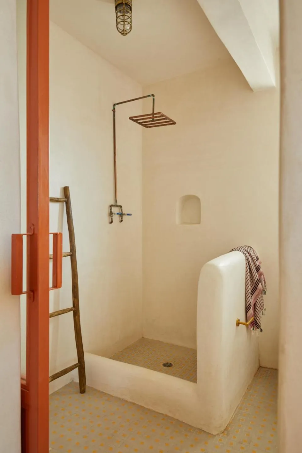 Shower in DUNA by DW