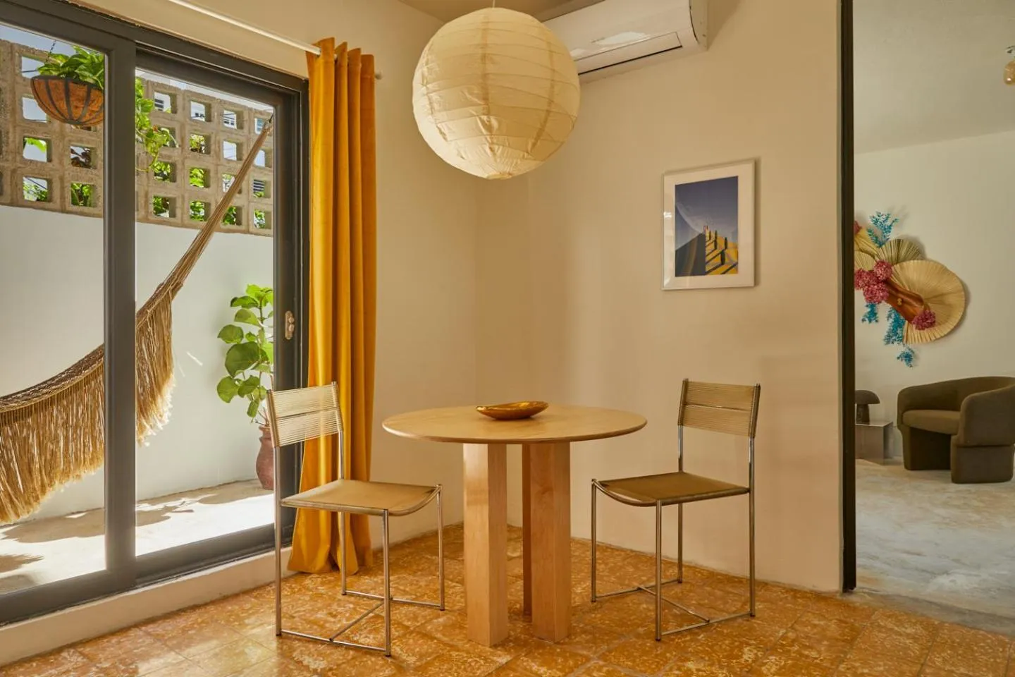 Dining area in DUNA by DW