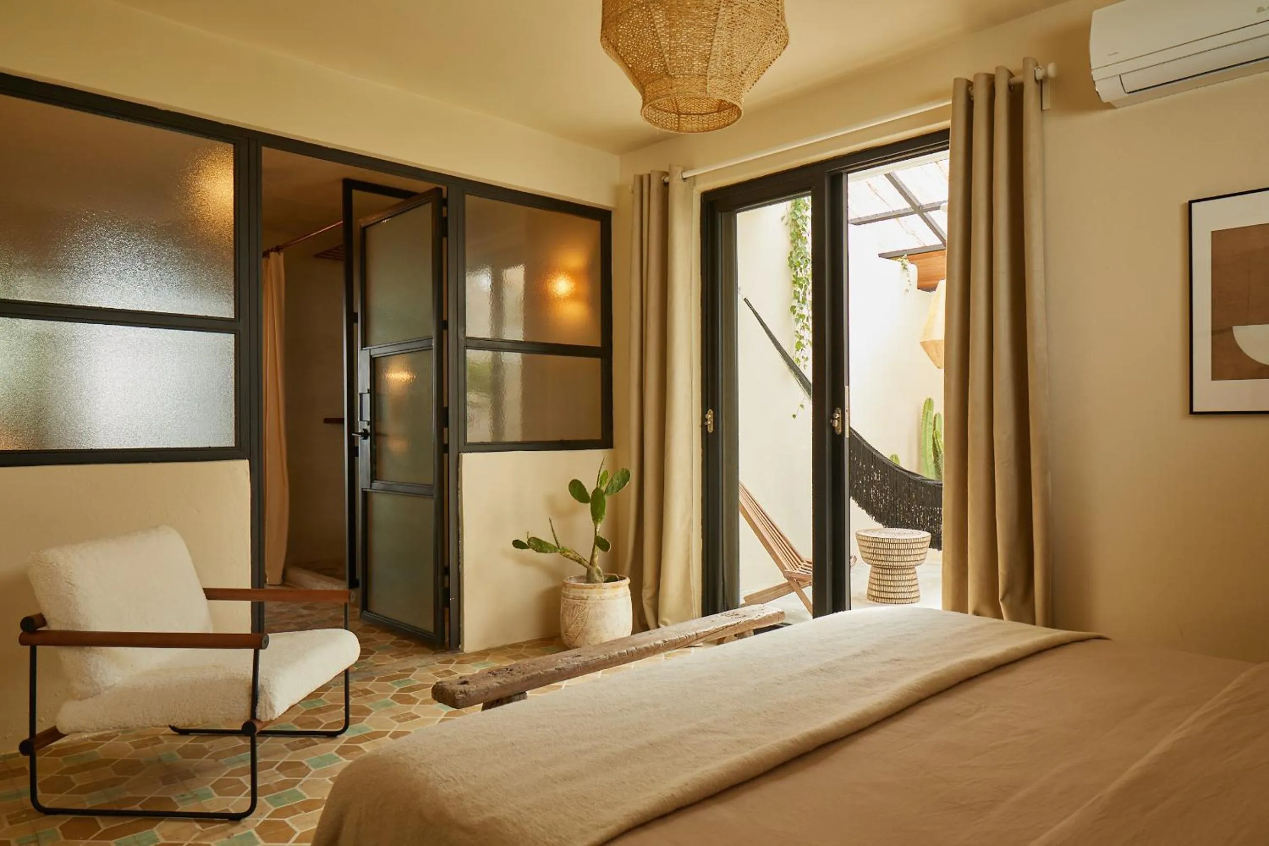 Bedroom, Bed in DUNA by DW