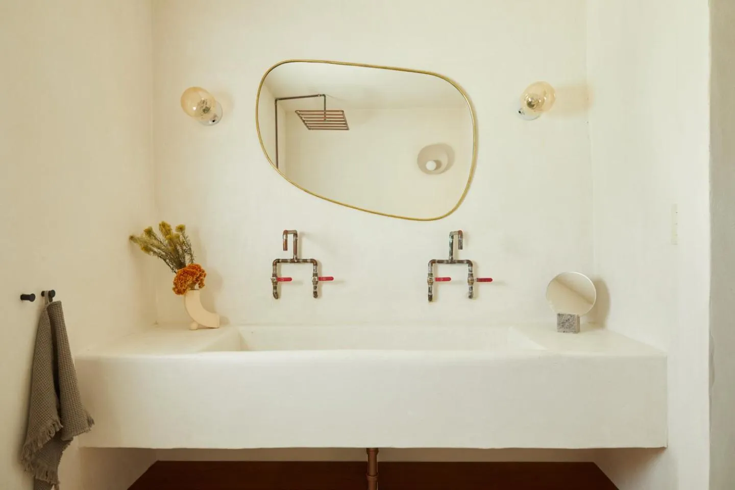 Bathroom in DUNA by DW