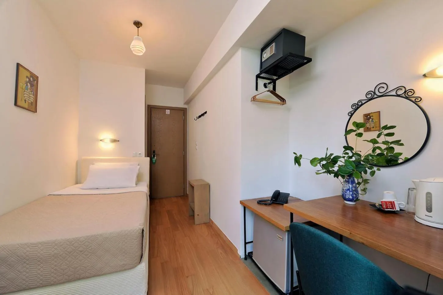 Bedroom, Bed in Dryades & Orion Hotel