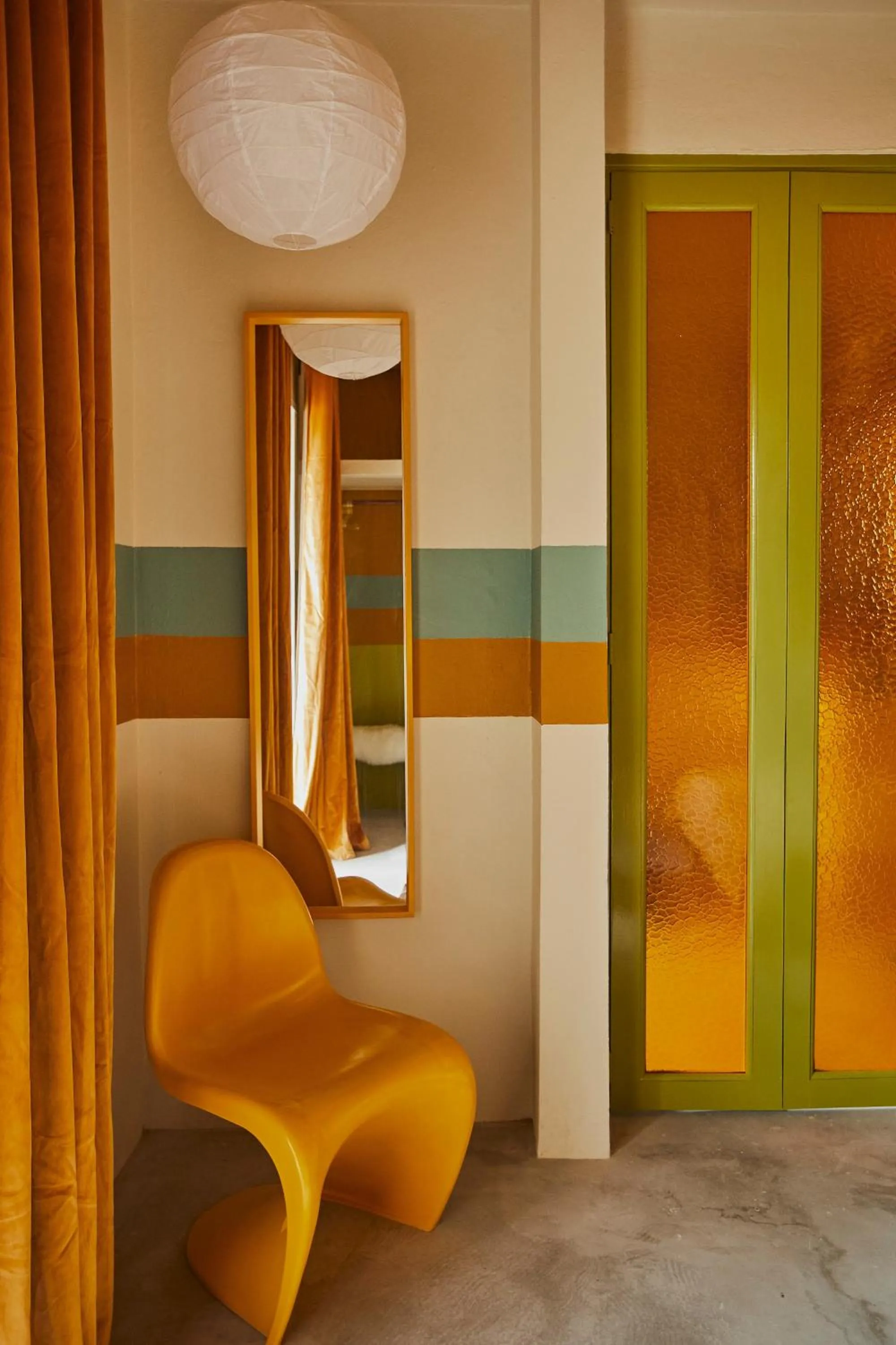 Decorative detail in MOOD HAUS by DW - 70's Retro Stays