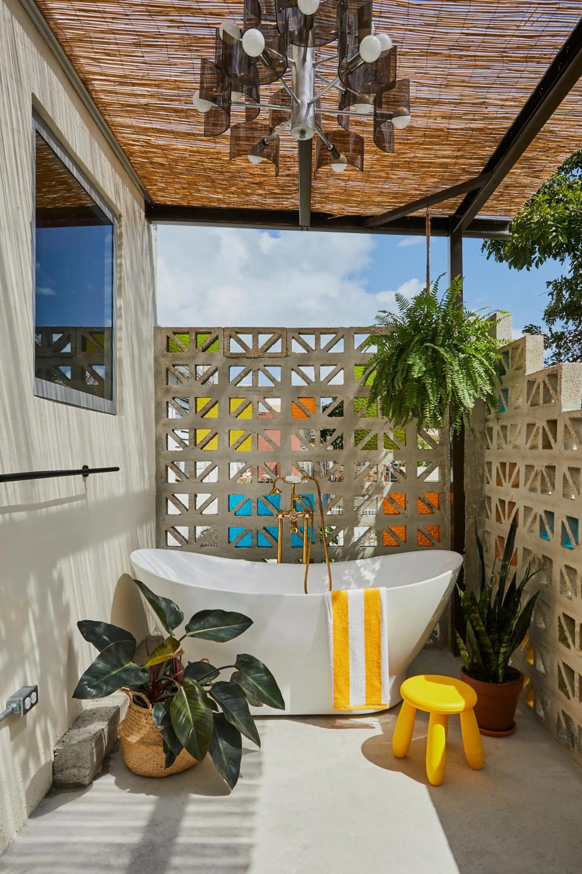 Day in MOOD HAUS by DW - 70's Retro Stays