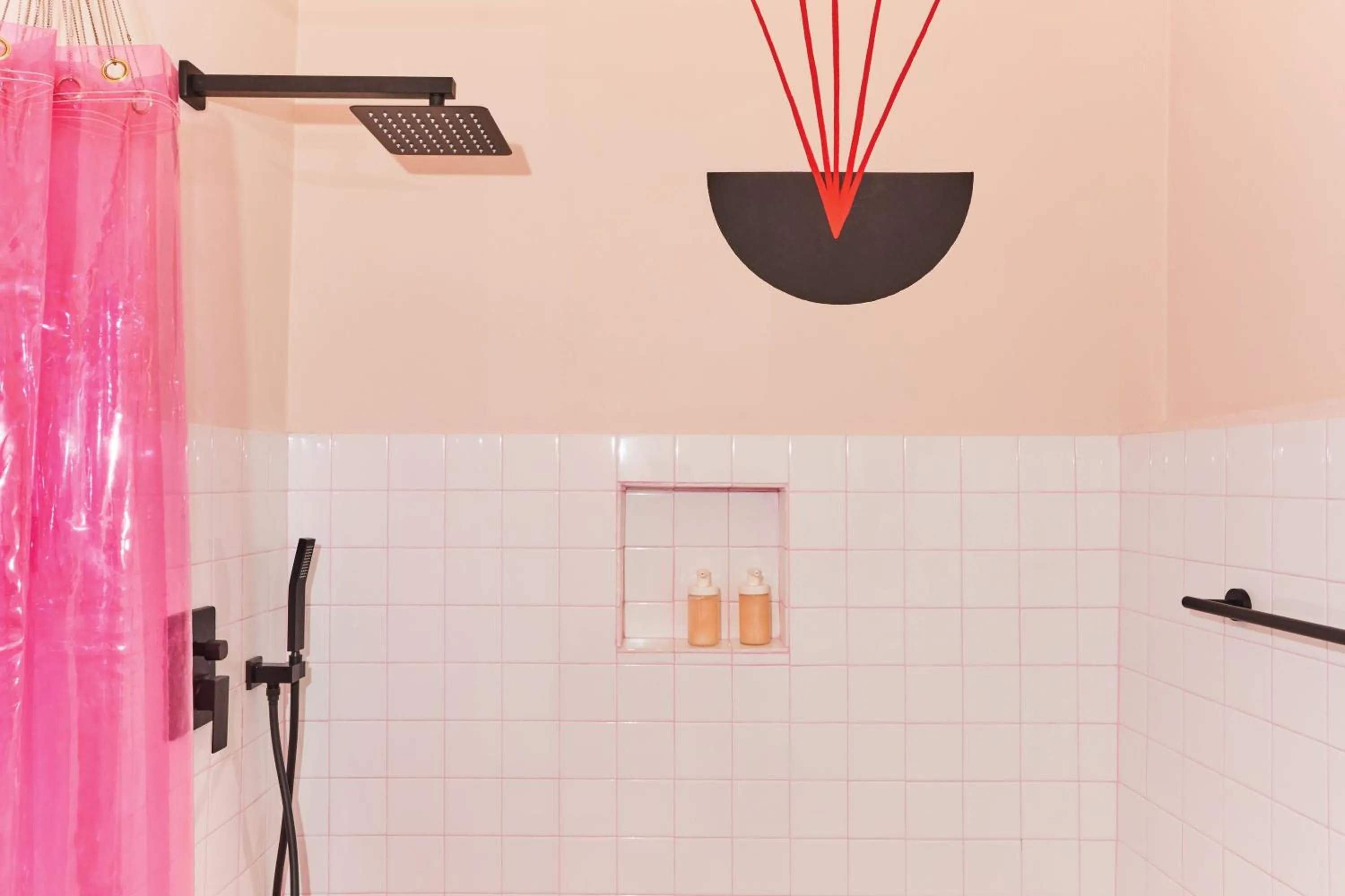 Shower in MOOD HAUS by DW - 70's Retro Stays
