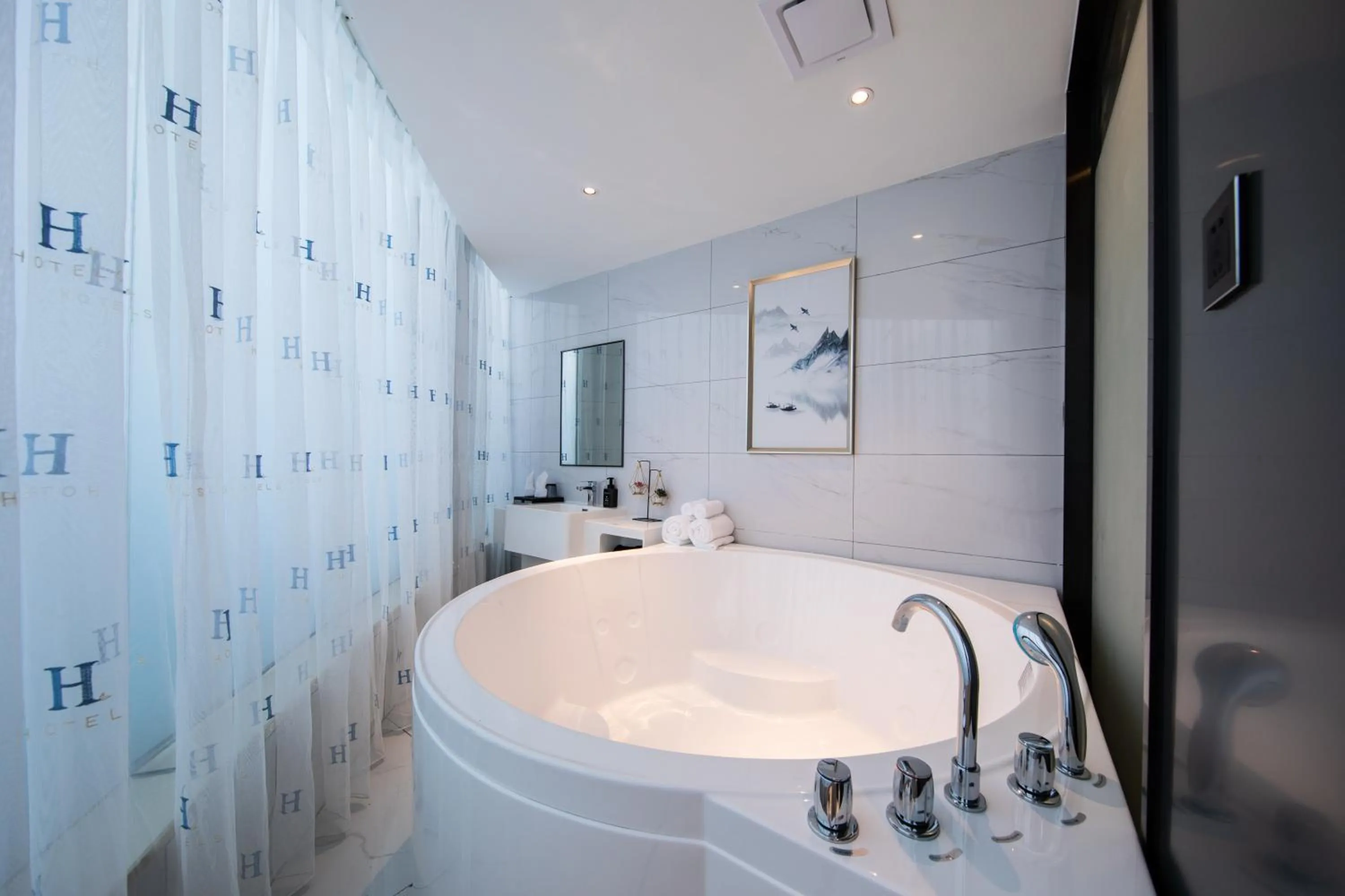 Bathroom in Ausotel by Argyle Baiyun International Airport Renhe Metro Exit B