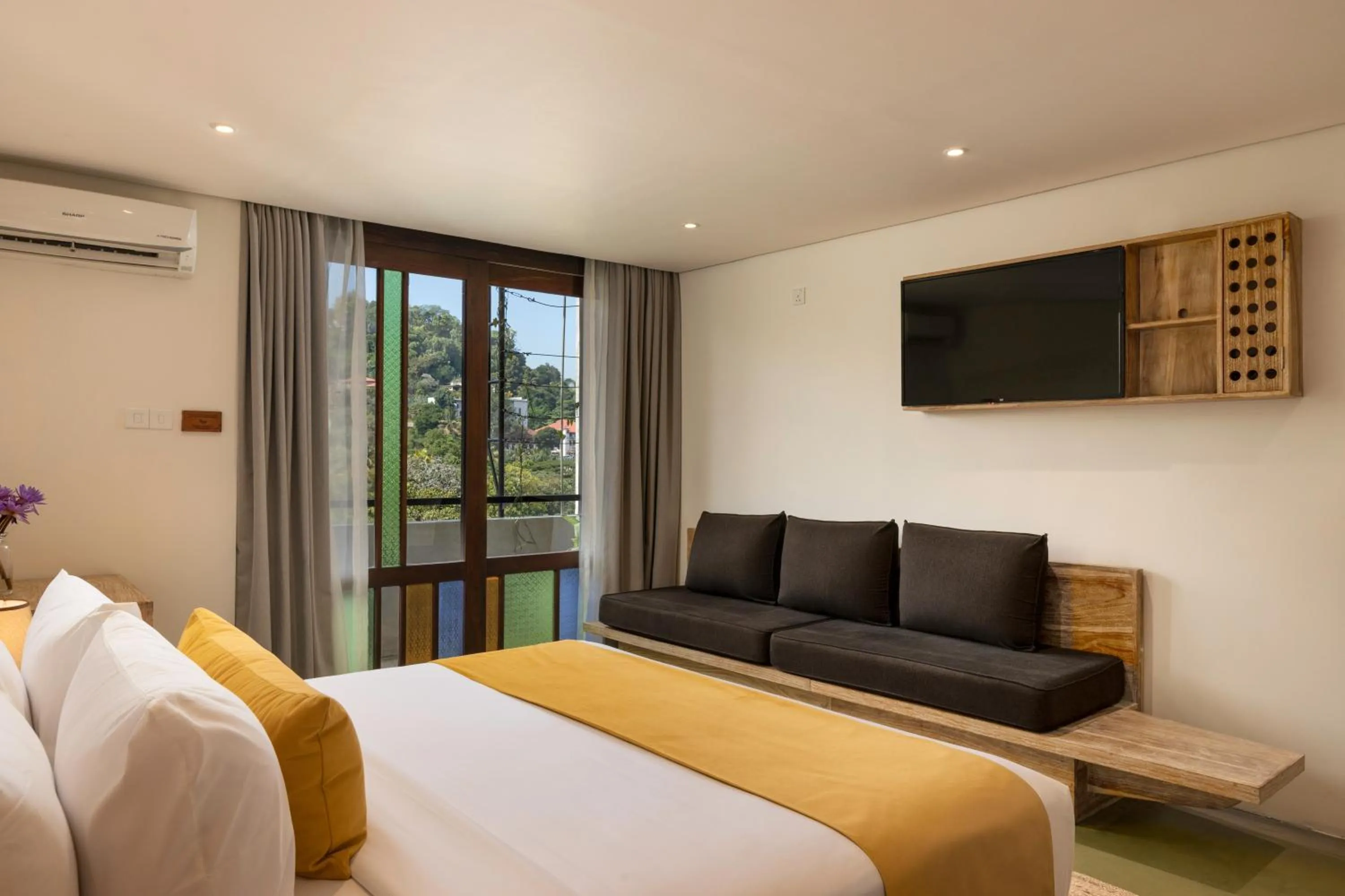 Bedroom, Bed in Lake Avenue Hotel Kandy