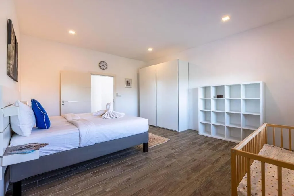 Bed in Modern 3 bedroom Pool Villa PG19