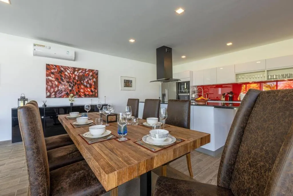 Modern 3 bedroom Pool Villa PG19