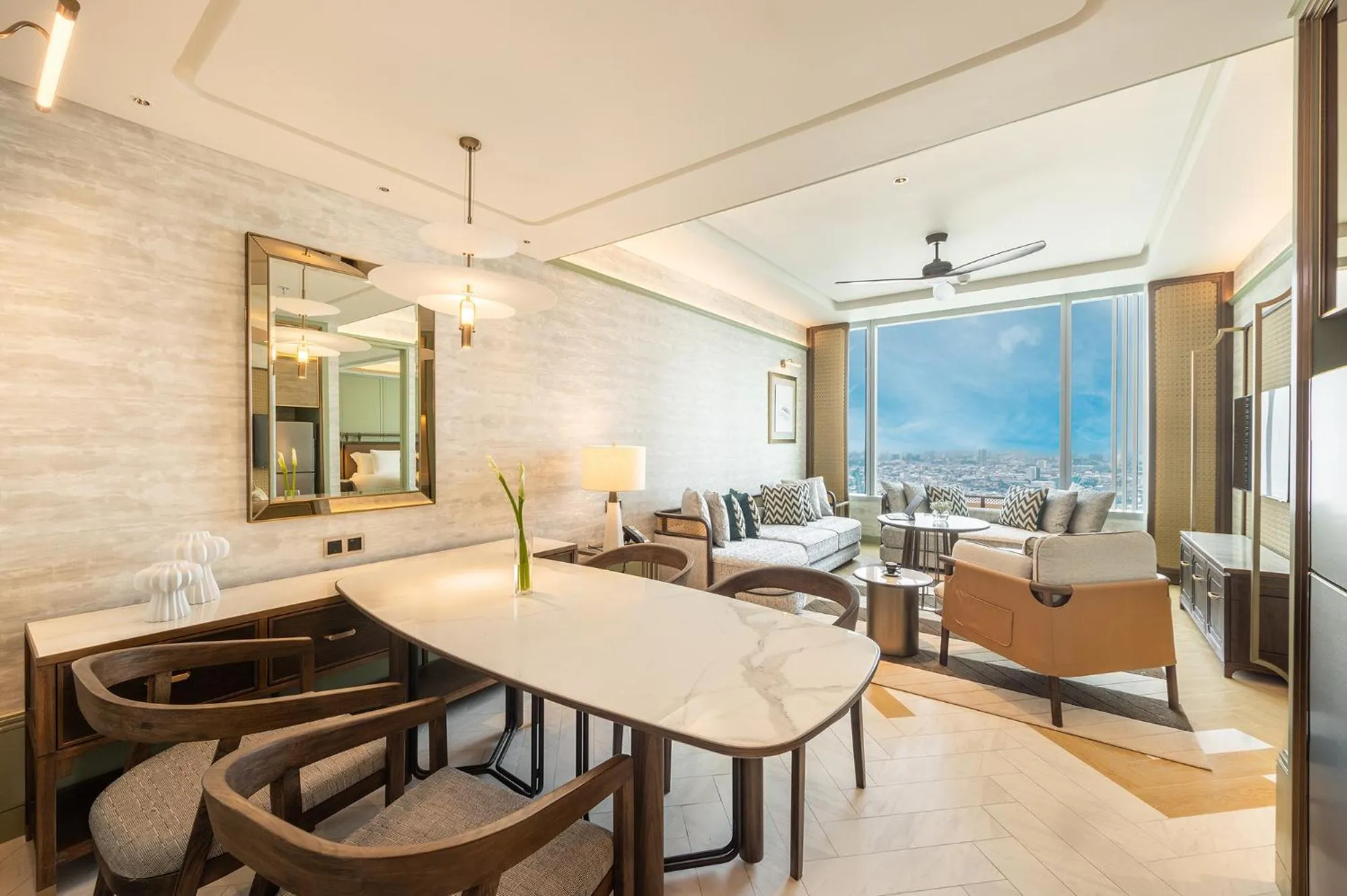 Dining area in Eastin Grand Hotel Phayathai