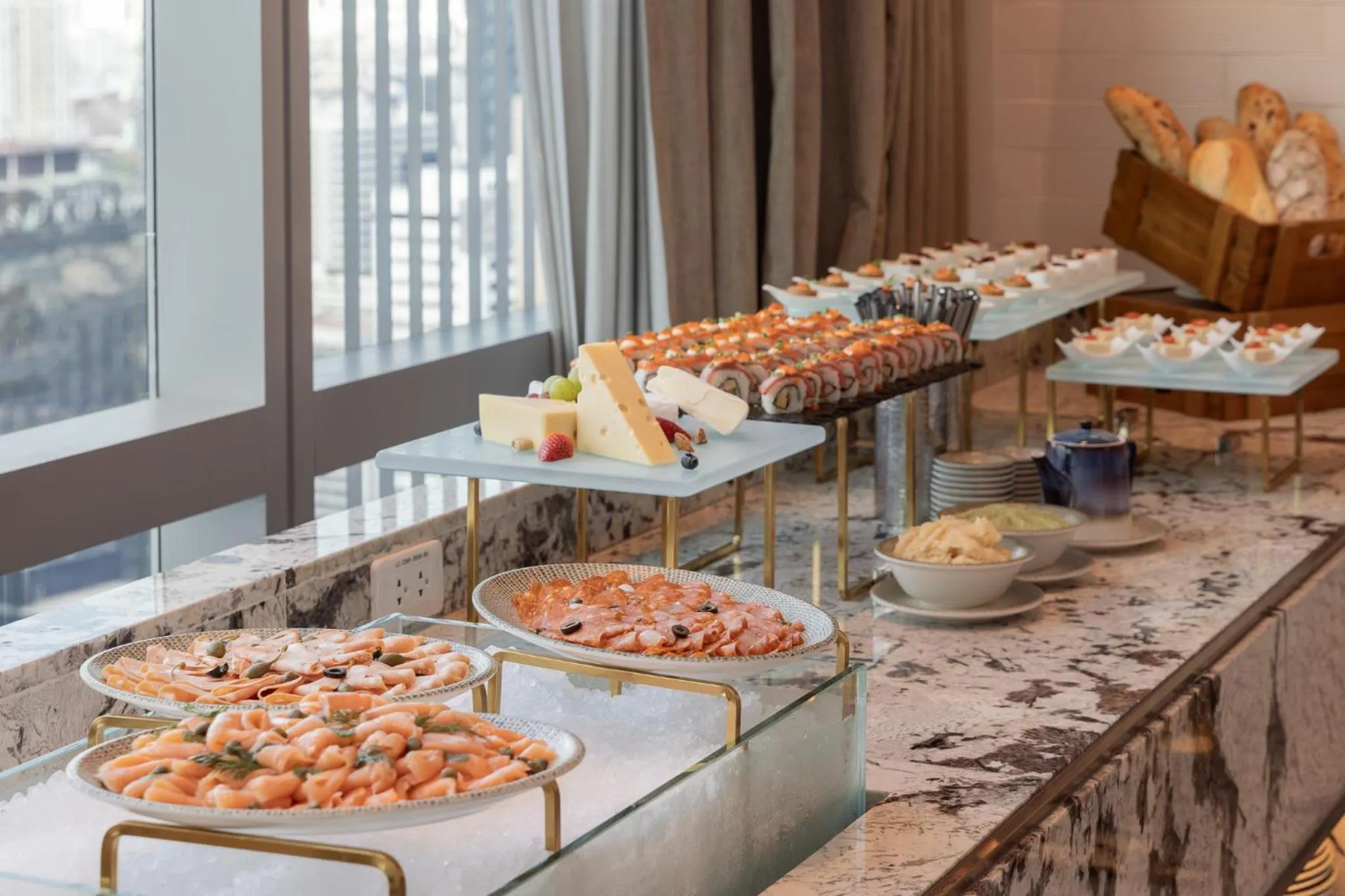 Lounge or bar in Eastin Grand Hotel Phayathai