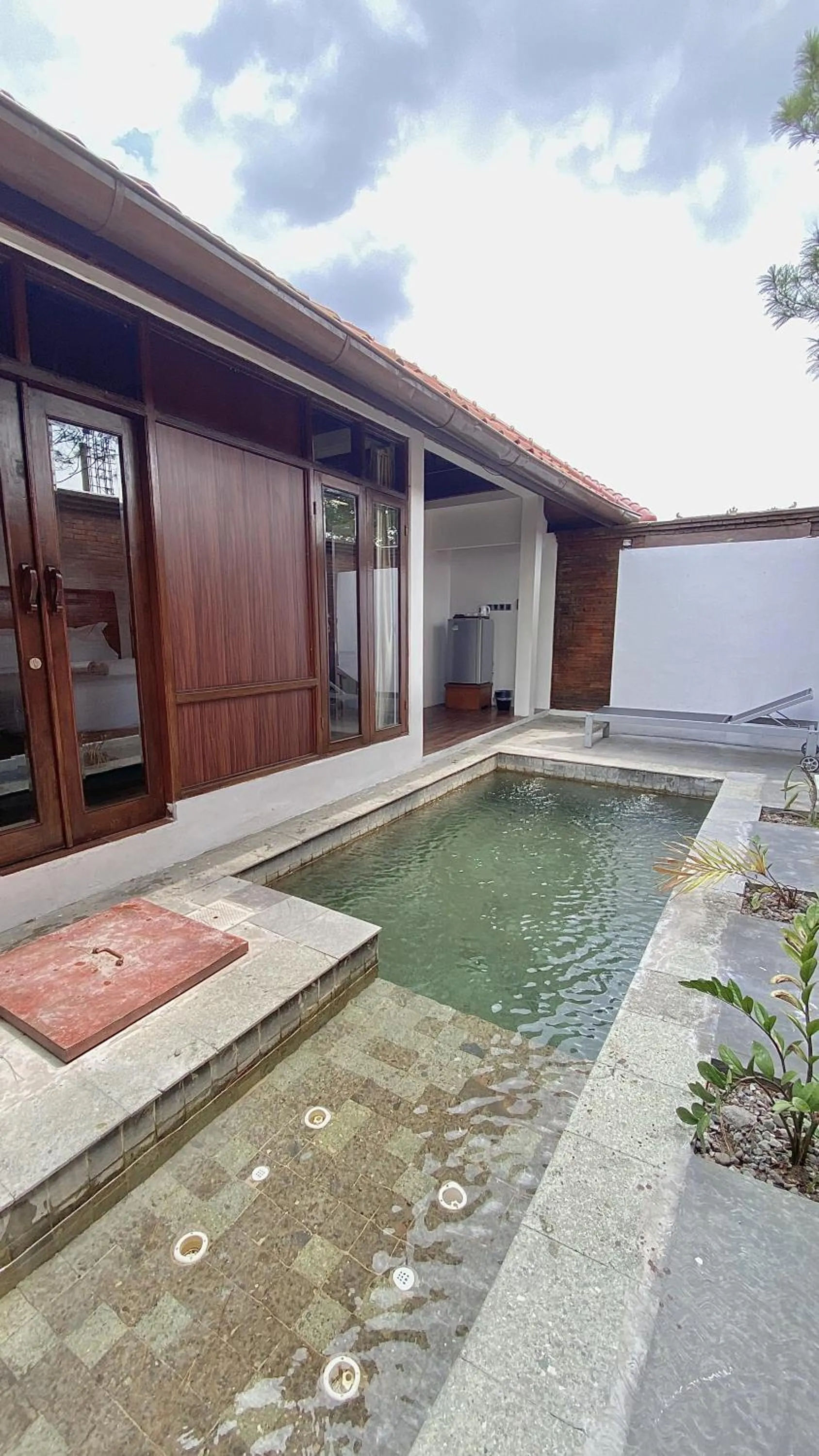 chrome hotel & resort solo