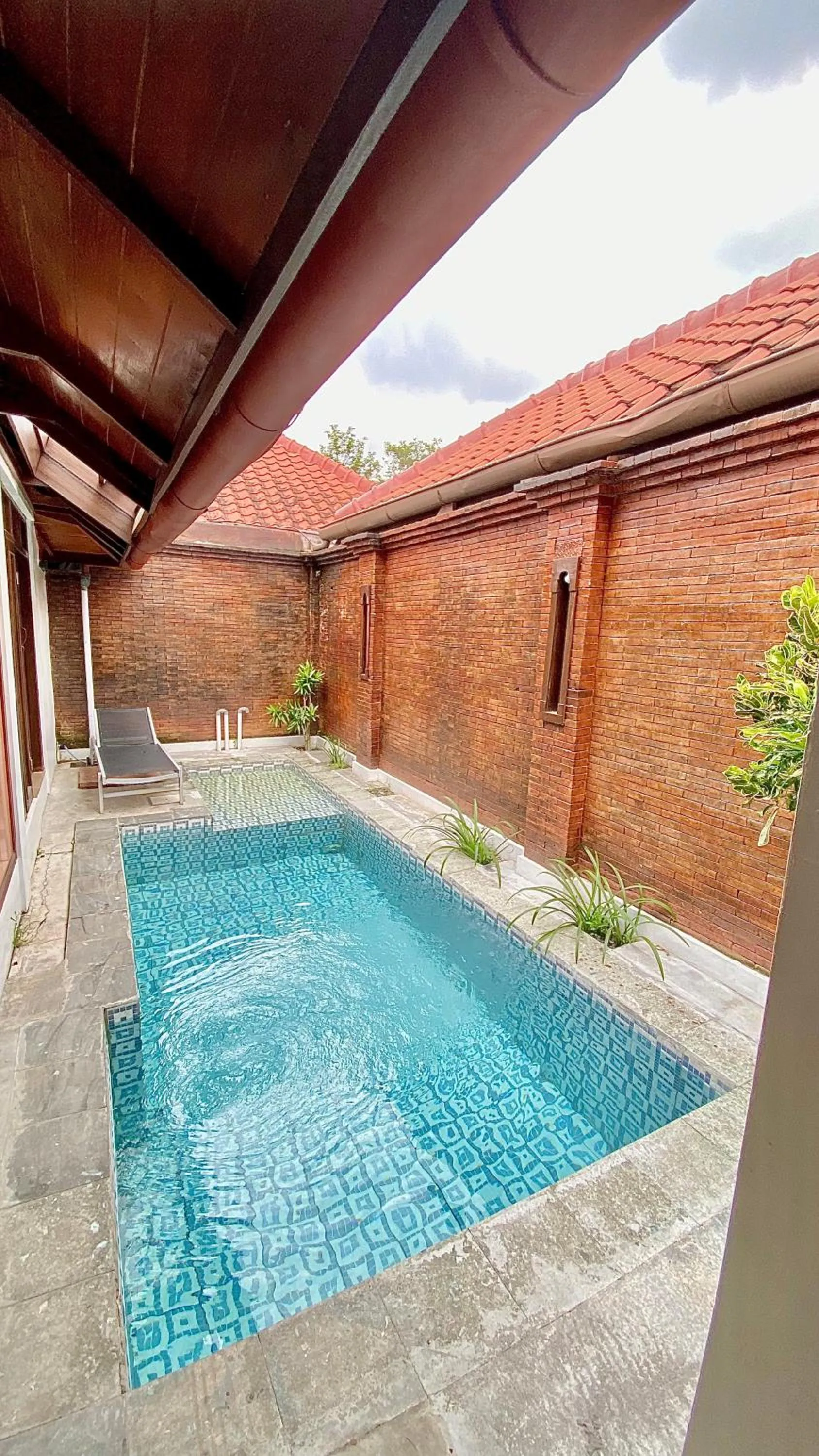 chrome hotel & resort solo