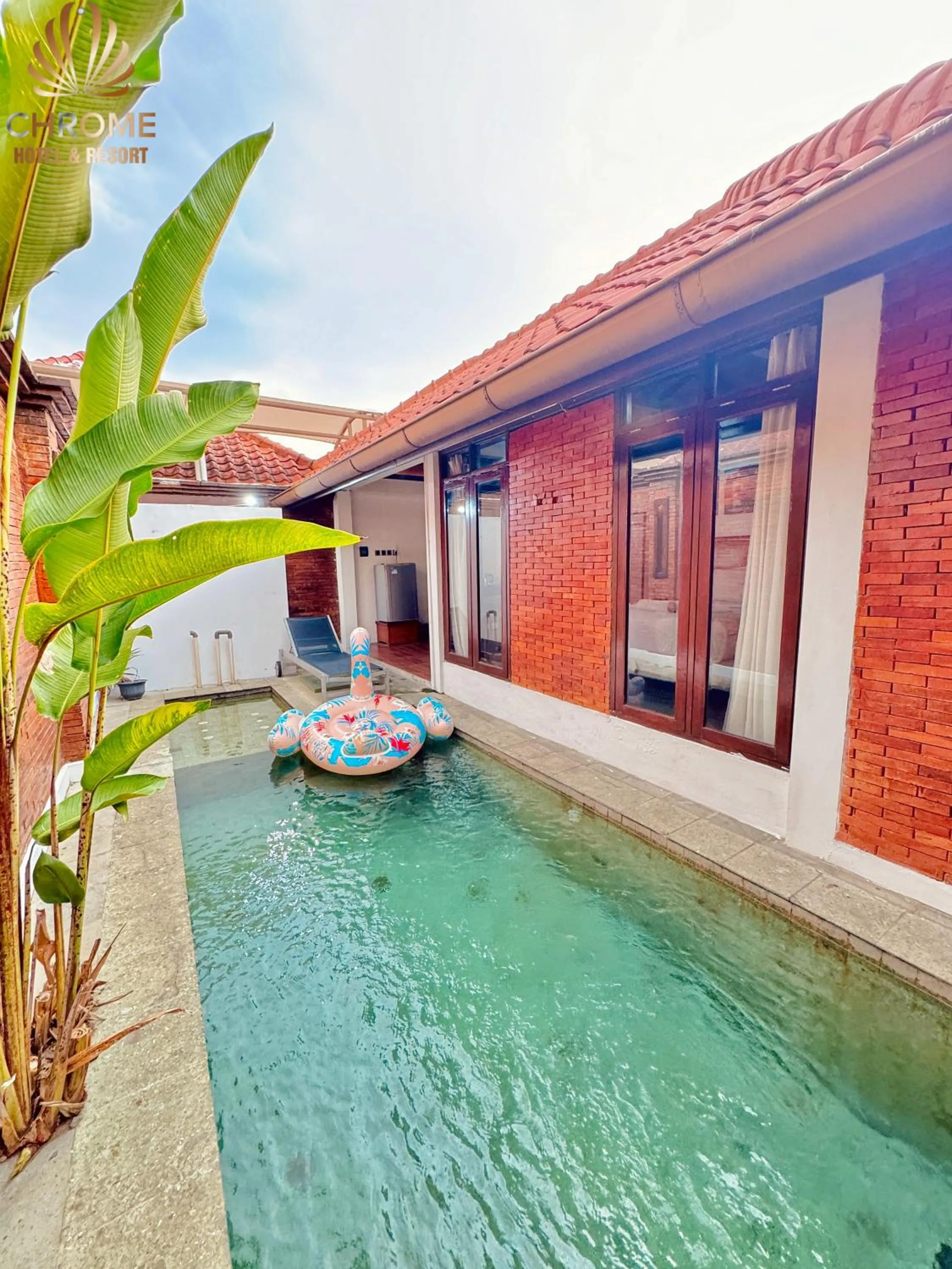 Swimming pool in chrome hotel & resort solo