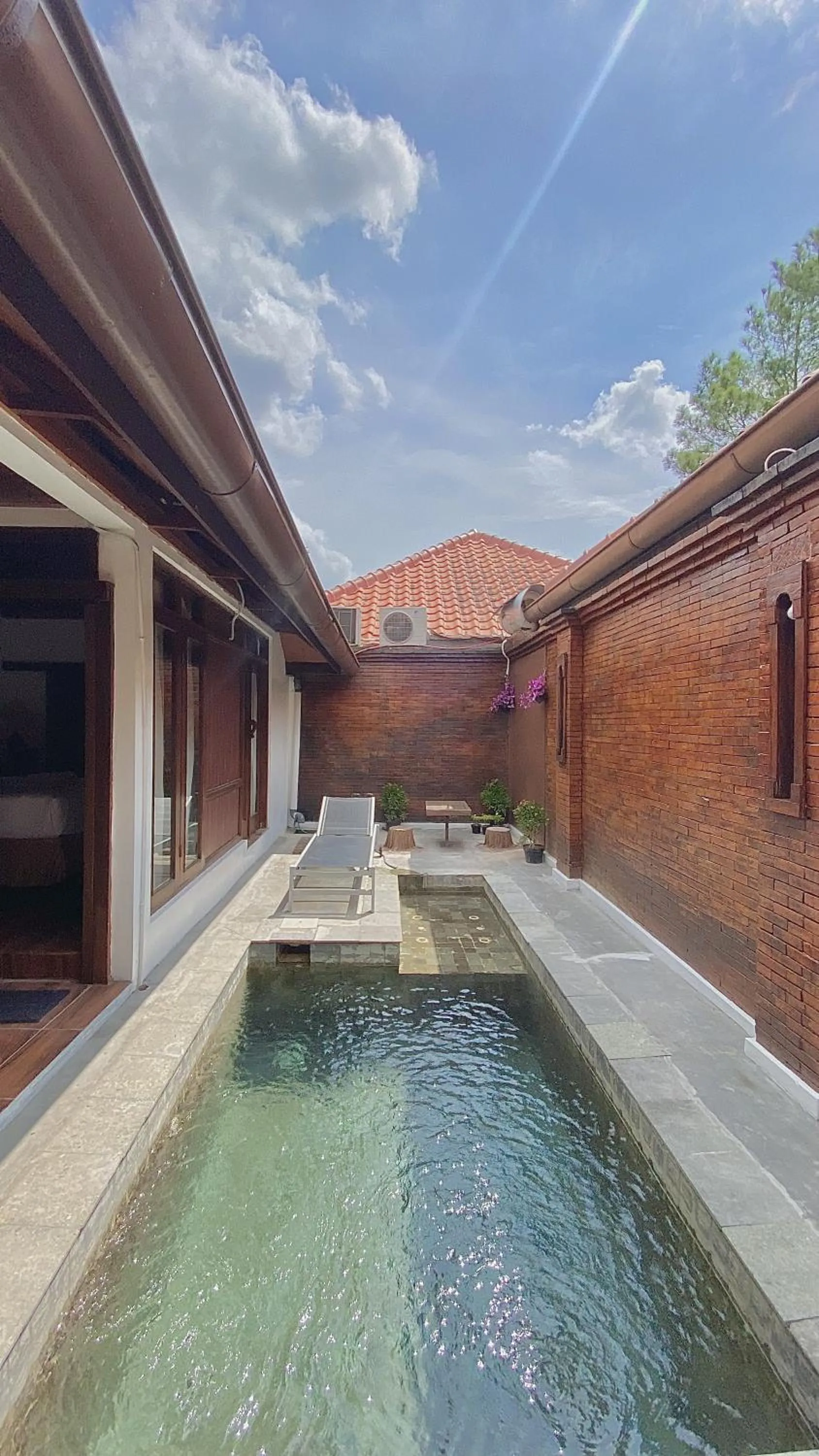 chrome hotel & resort solo