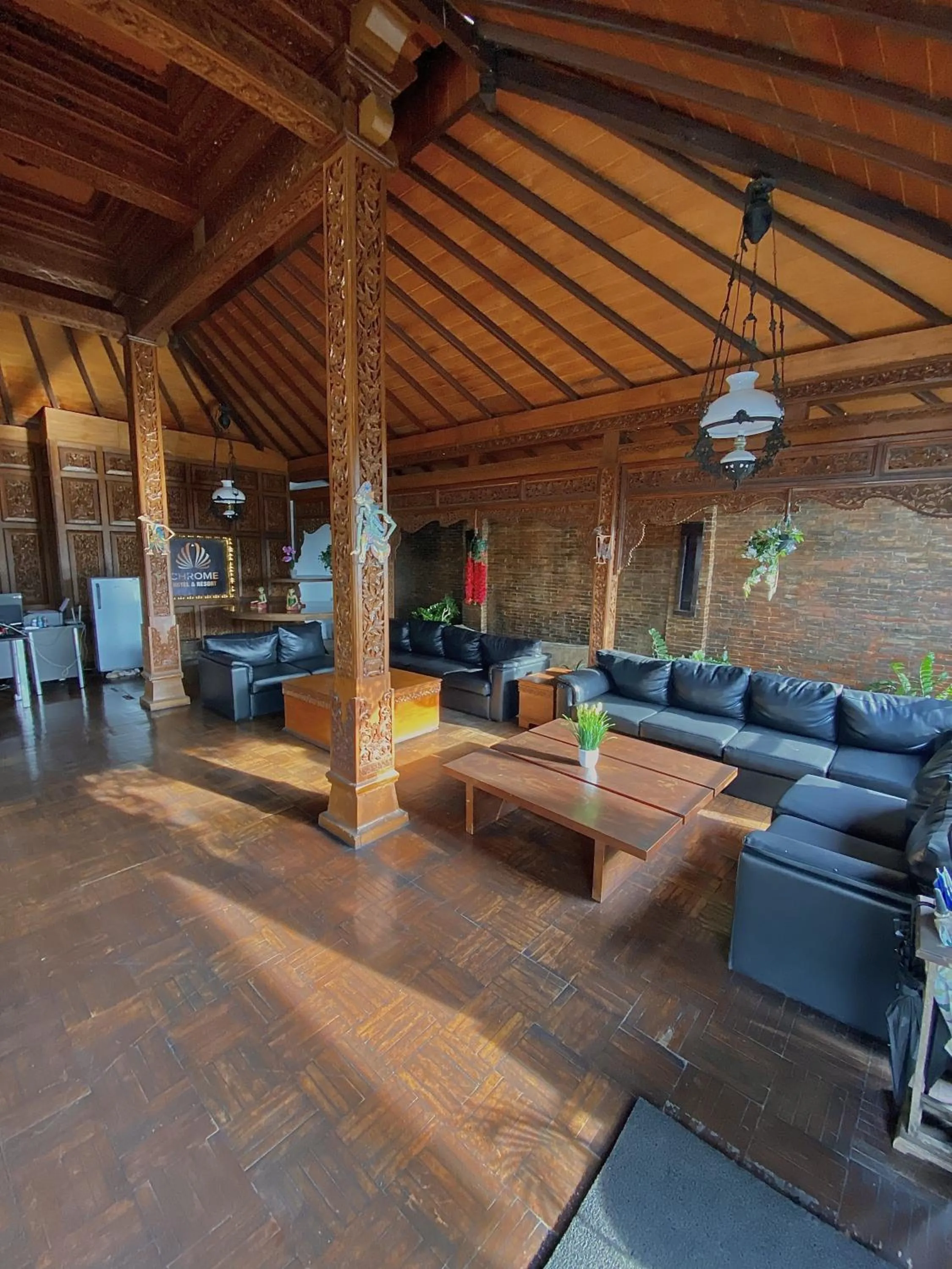 chrome hotel & resort solo