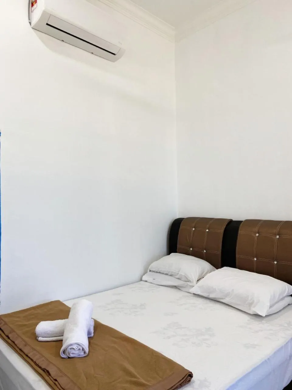 Bed in Raihan Beach Resort