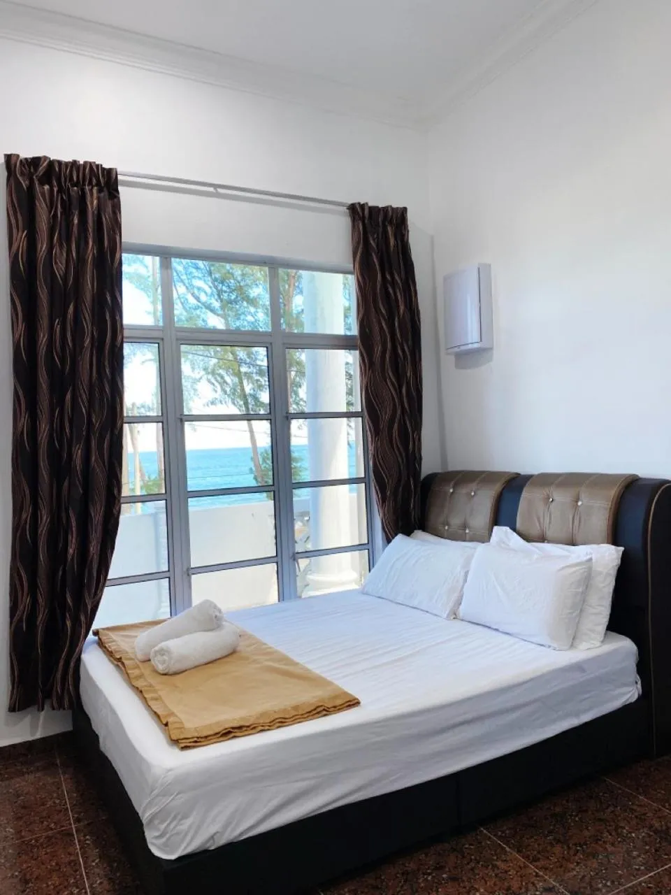 Bed in Raihan Beach Resort