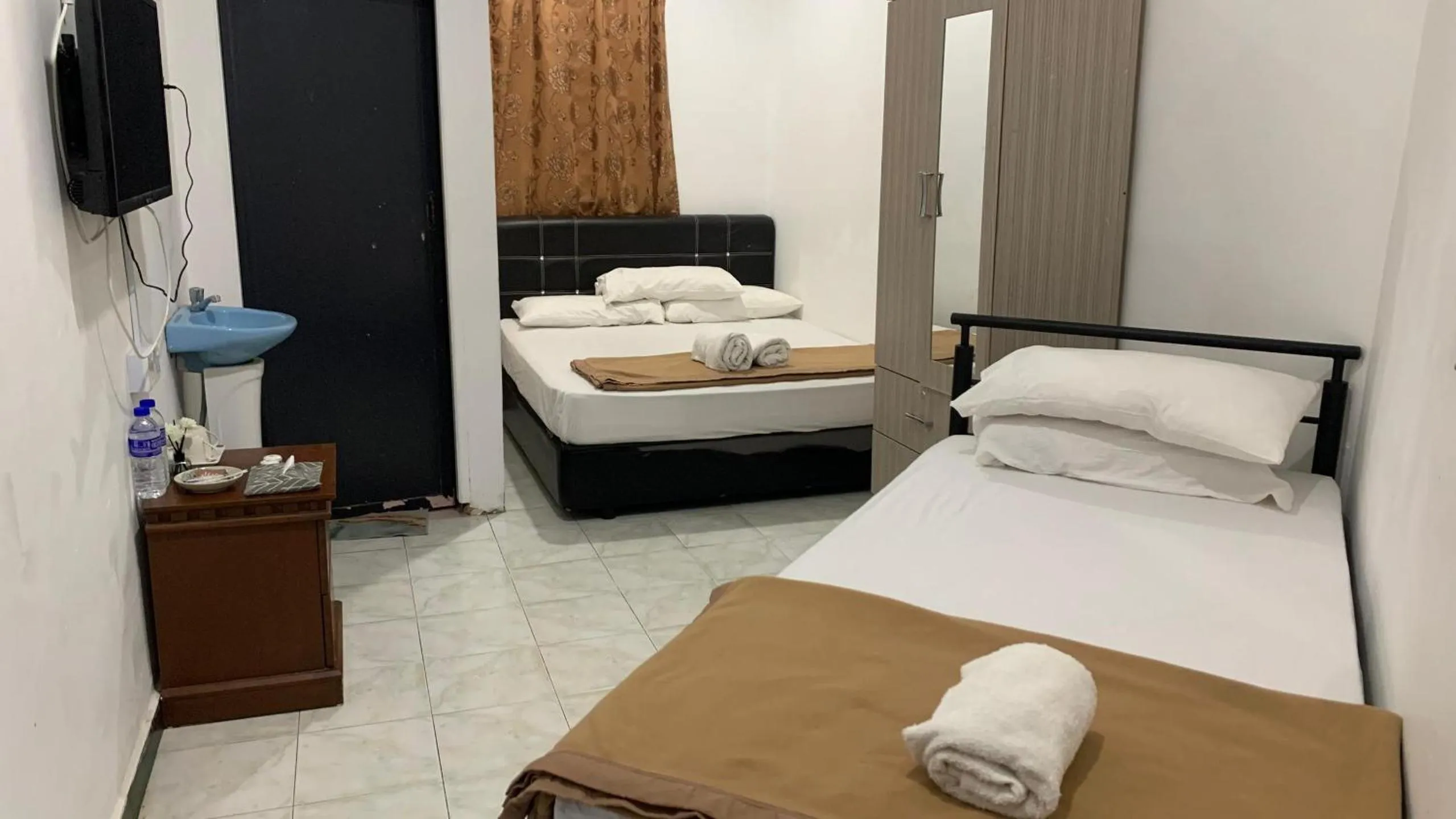 Bed in Raihan Beach Resort