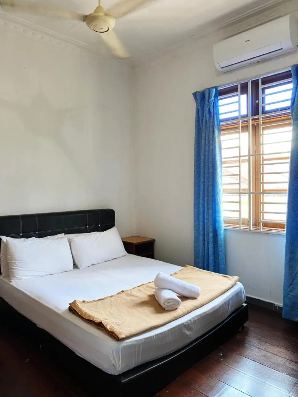 Bed in Raihan Beach Resort