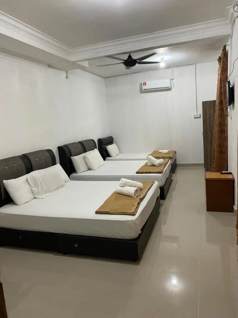 Bed in Raihan Beach Resort