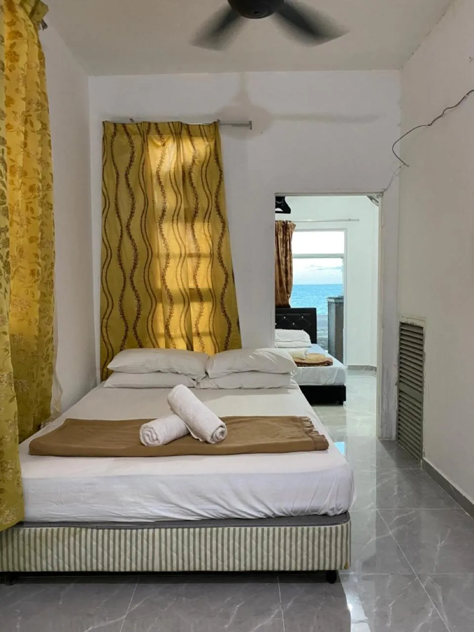 Bed in Raihan Beach Resort