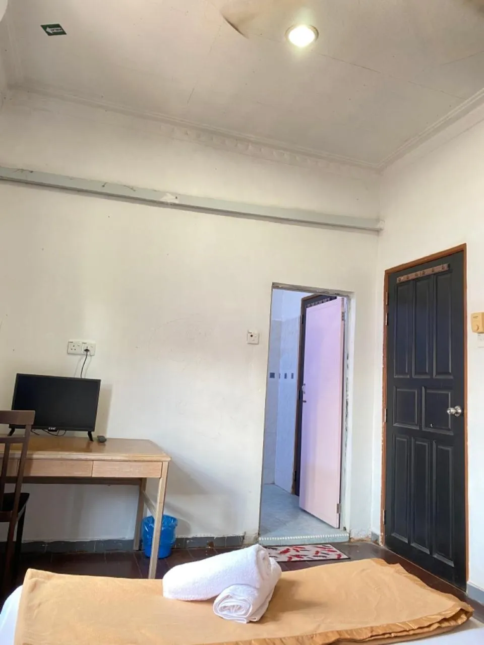 Bed in Raihan Beach Resort