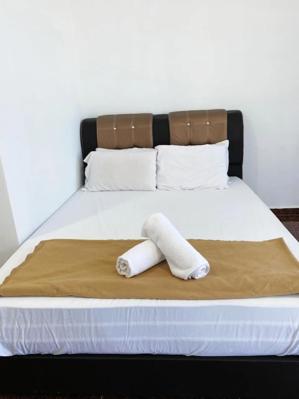 Bed in Raihan Beach Resort