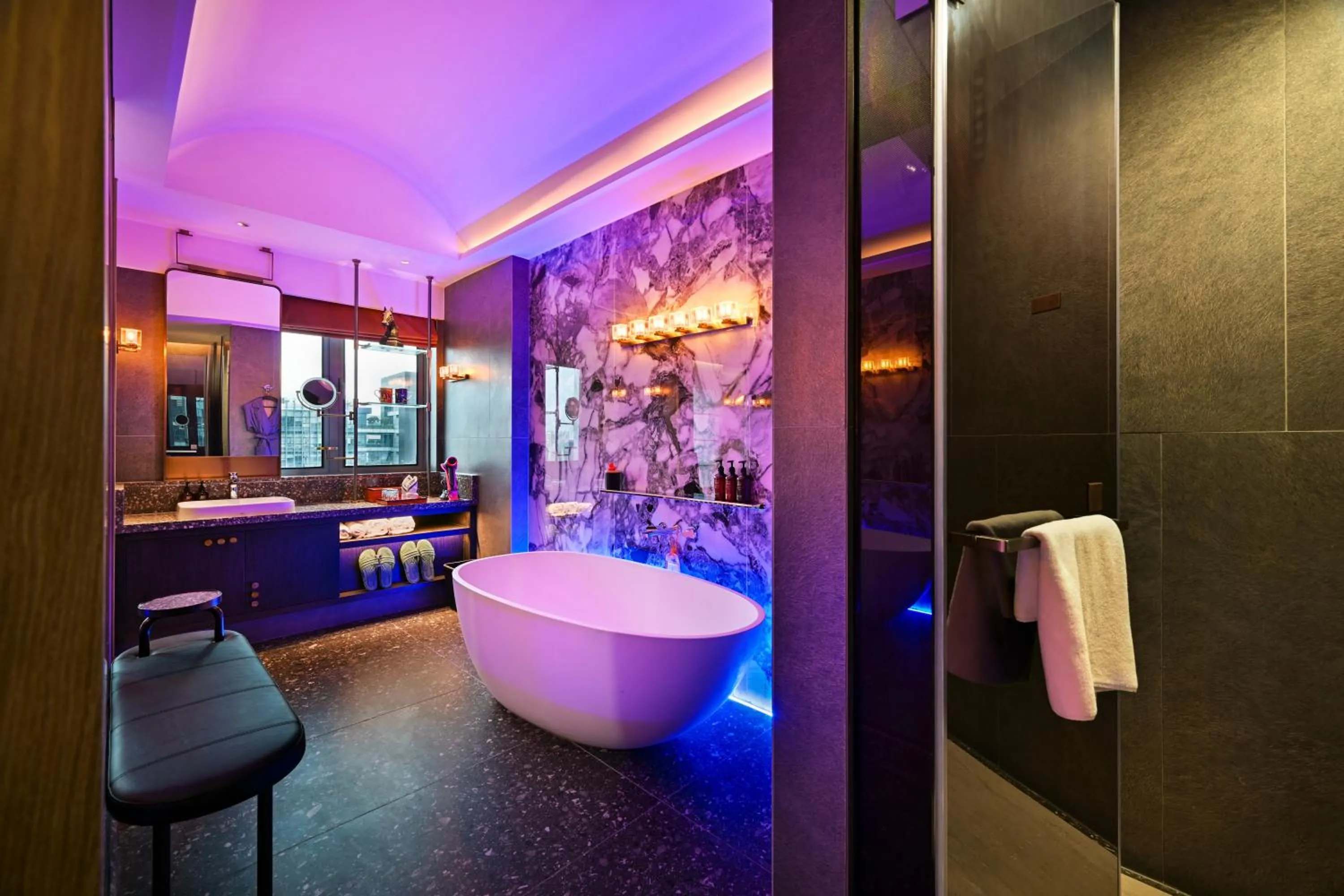 Bathroom in Arthur Hotel Luogang Xiangang Metro Guangzhou-Free Breakfast and Free Afternoon Tea