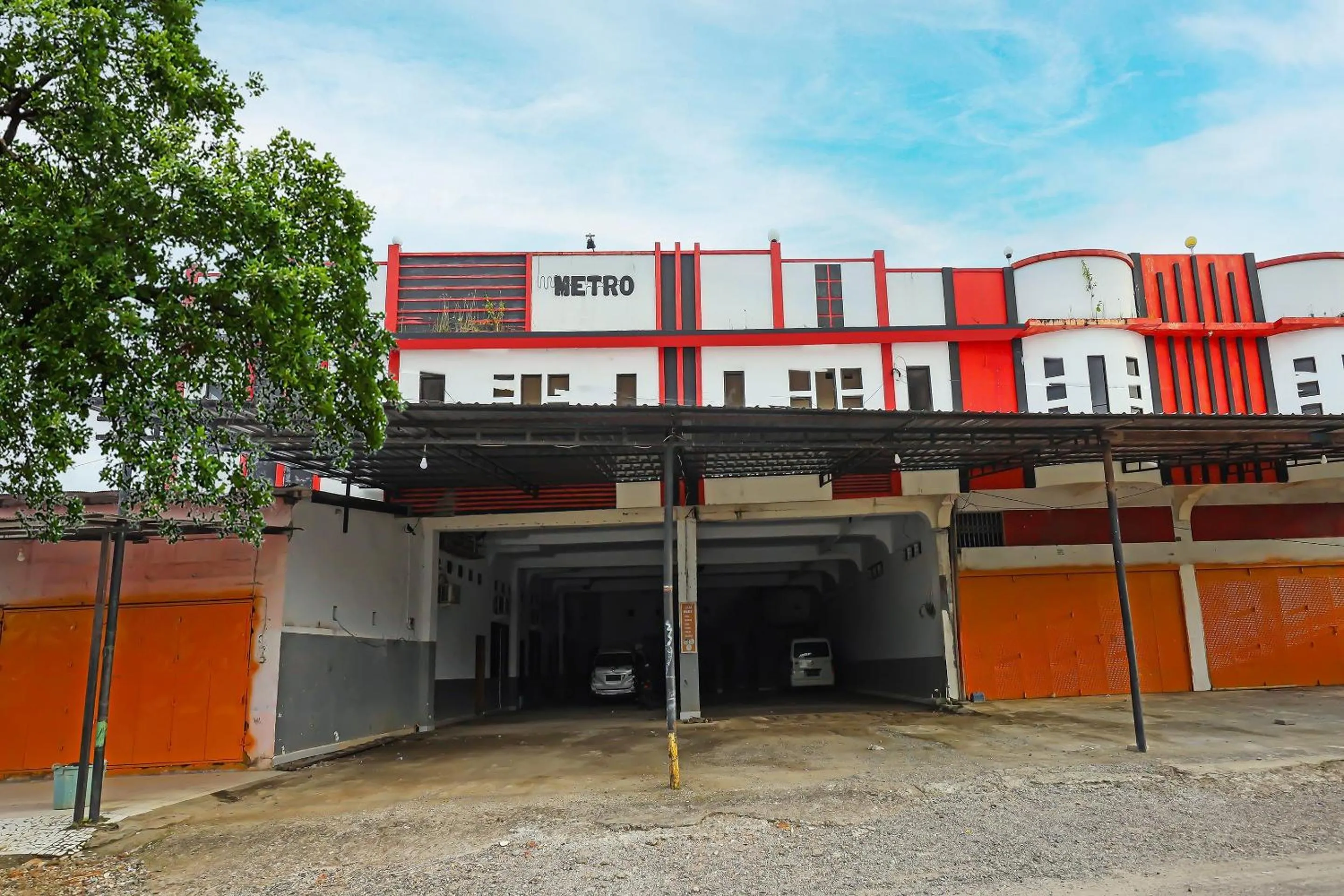 Facade/entrance in Hotel O Penginapan Metro Parepare