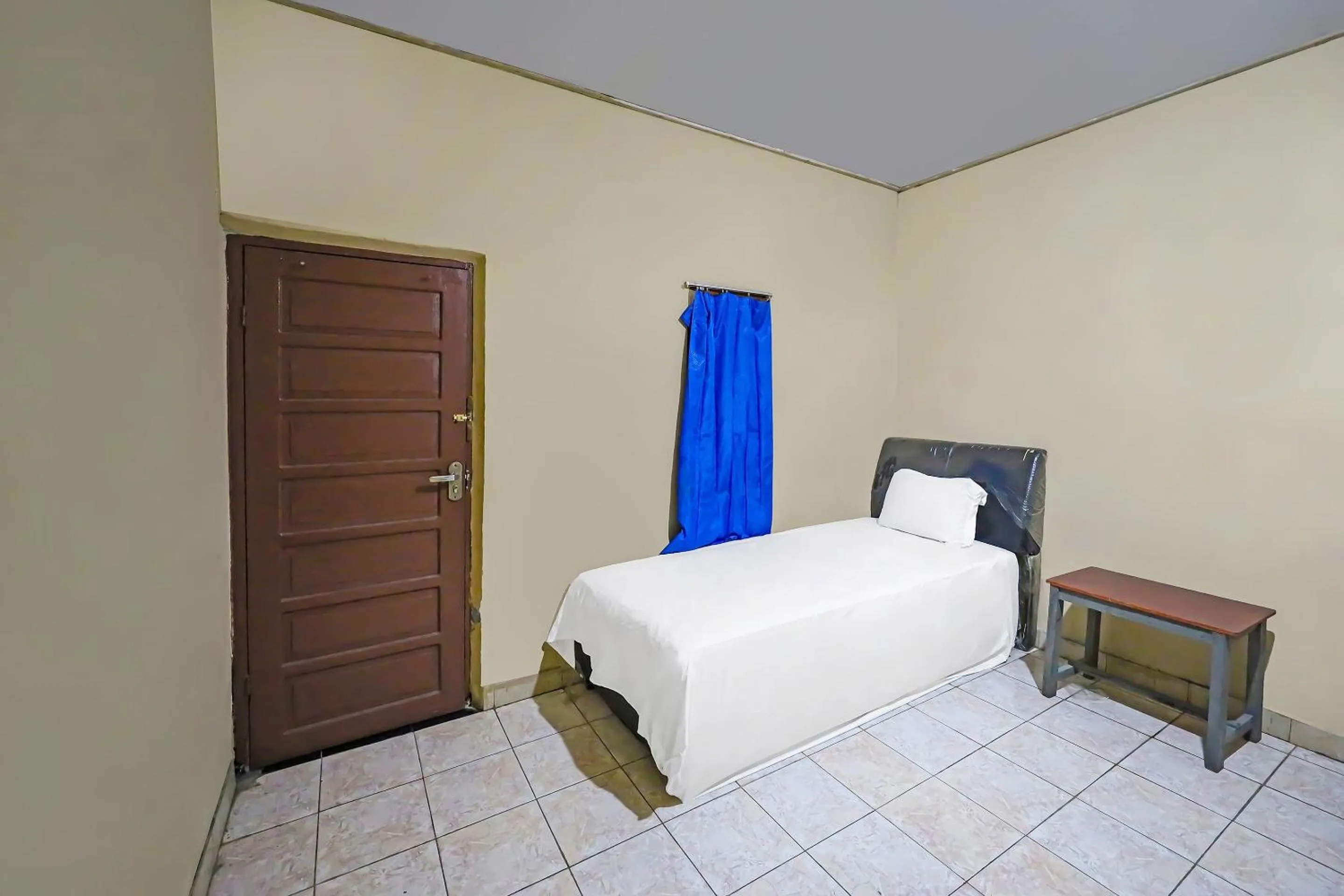 Bedroom, Bed in Hotel O Penginapan Metro Parepare