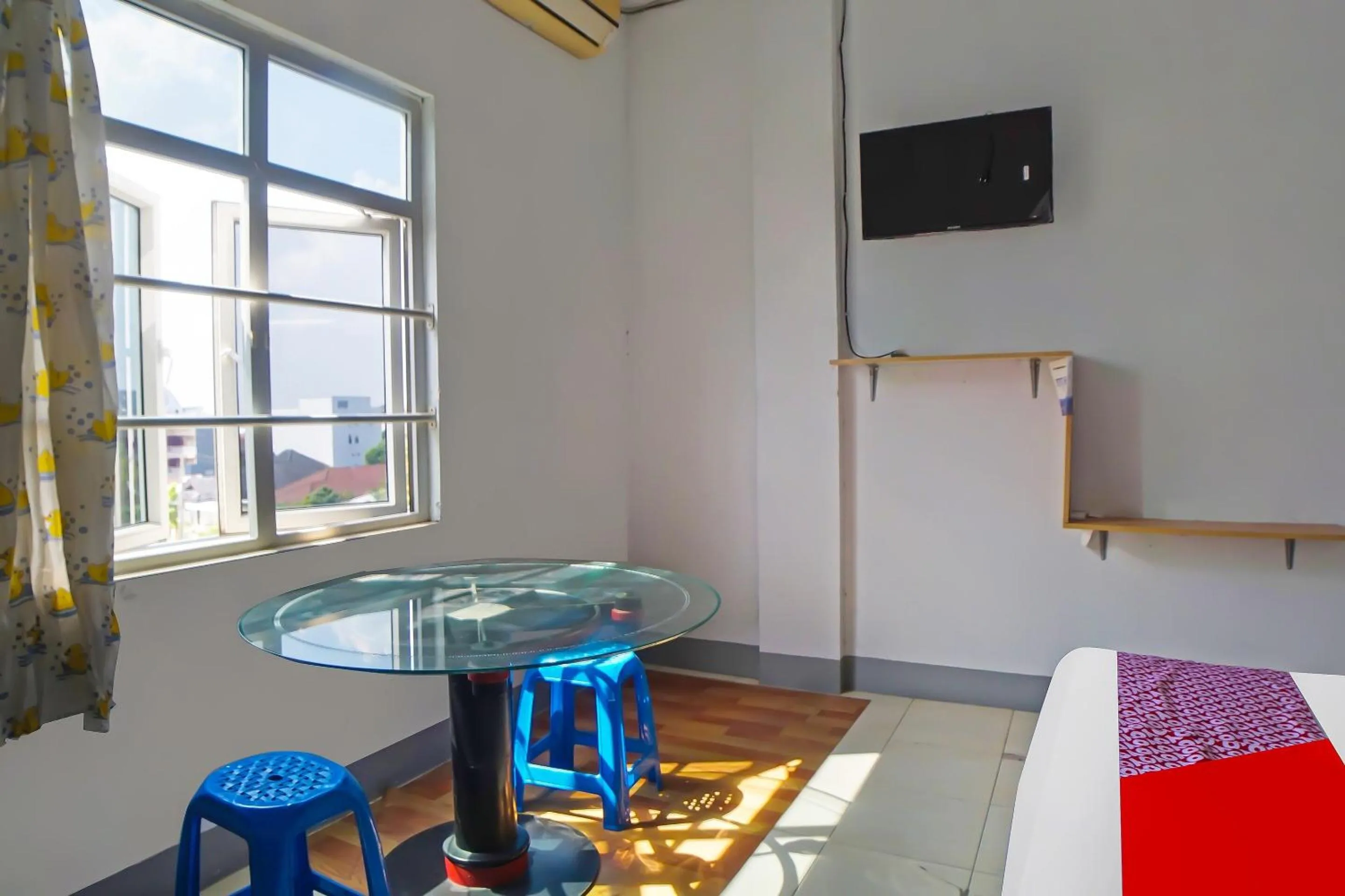 Bedroom, Bed in Hotel O Guesthouse Rantang