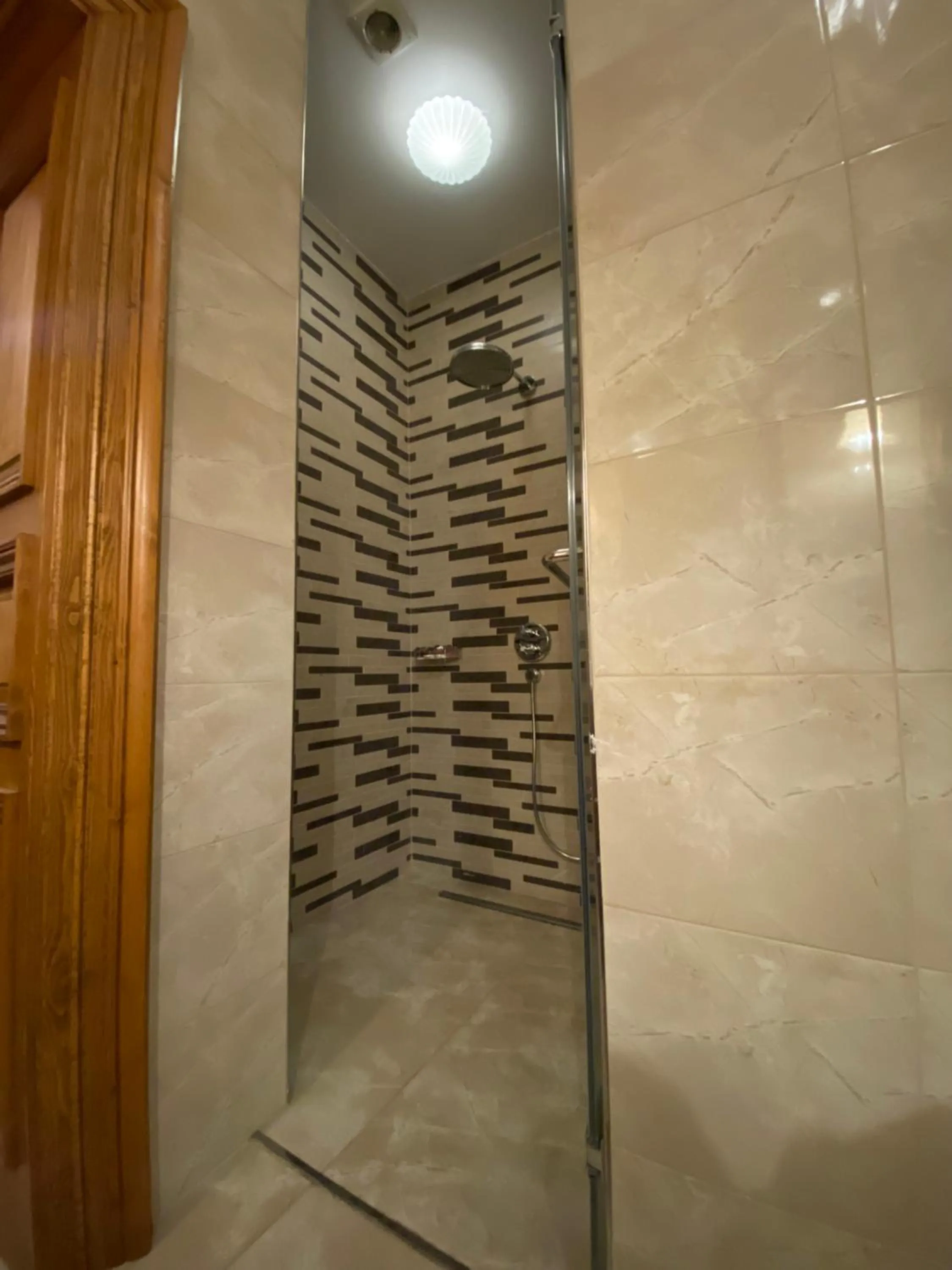 Shower in Aslan Residence