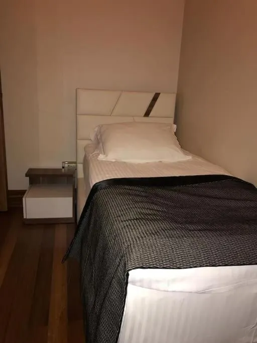 Bed in Aslan Residence