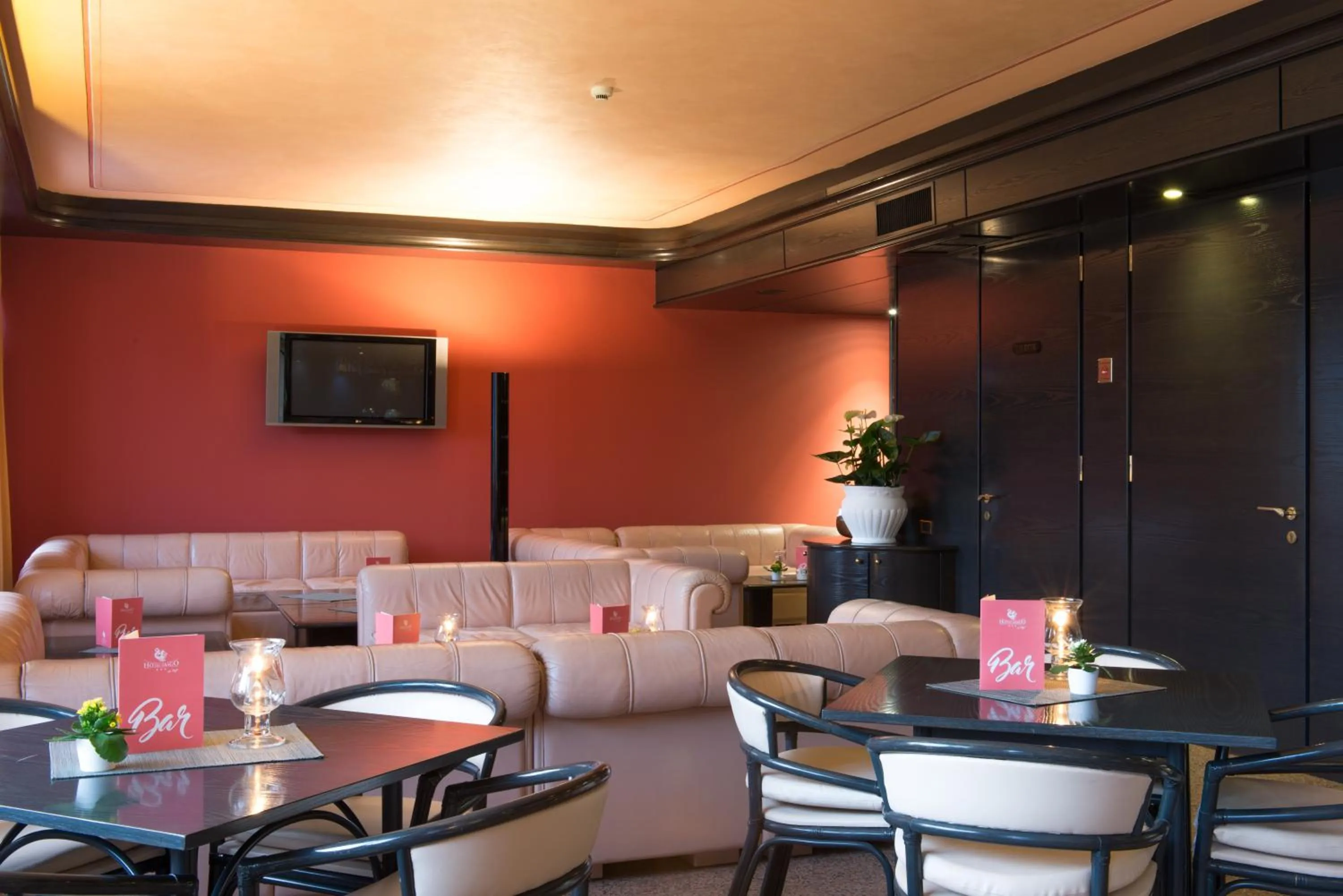 Lounge or bar, Restaurant/Places to Eat in Hotel Drago
