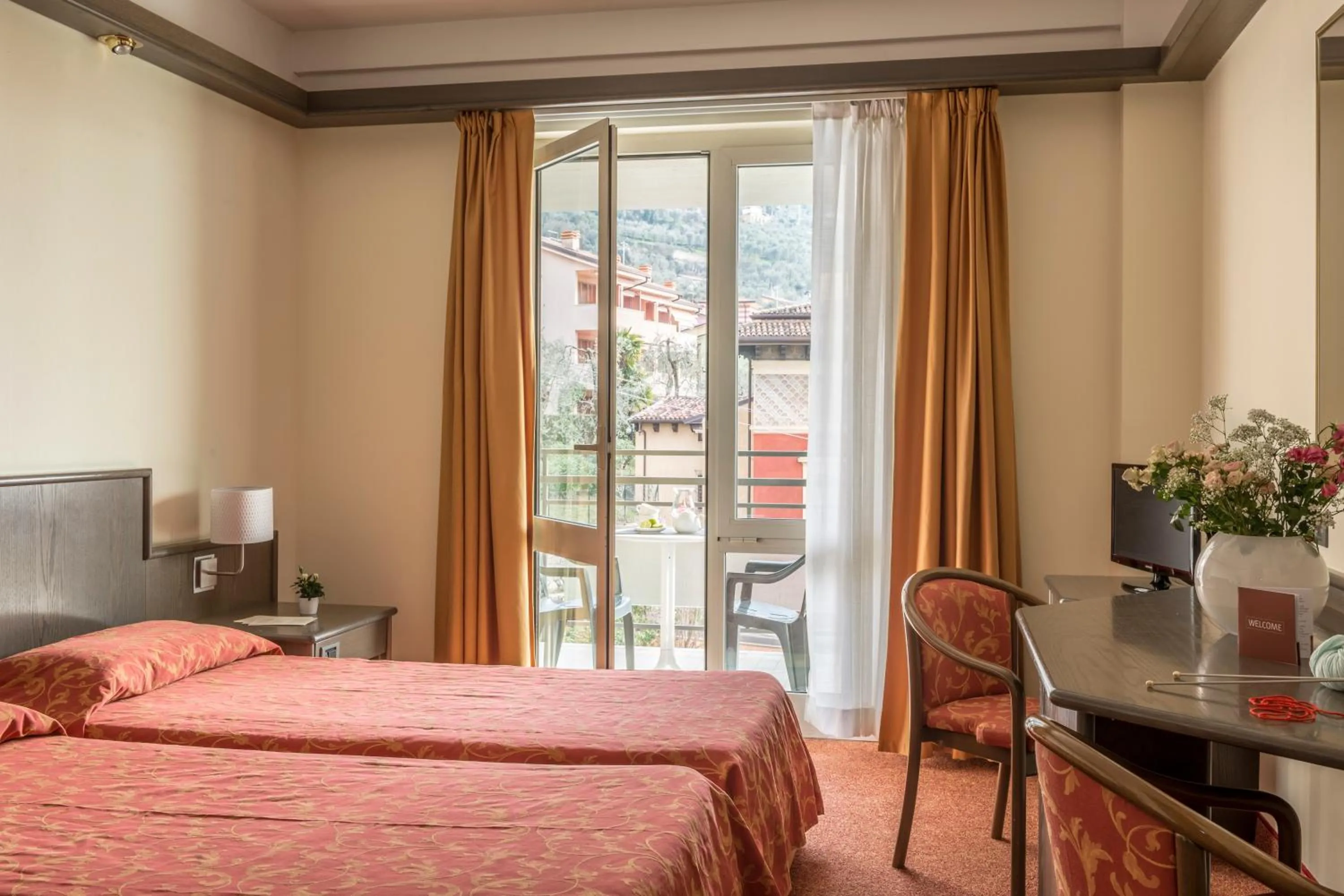 Bedroom, Bed in Hotel Drago