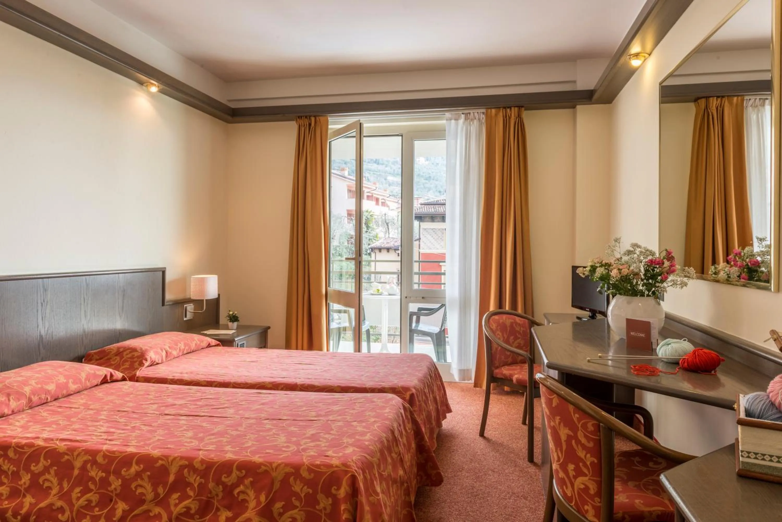 Bedroom, Bed in Hotel Drago