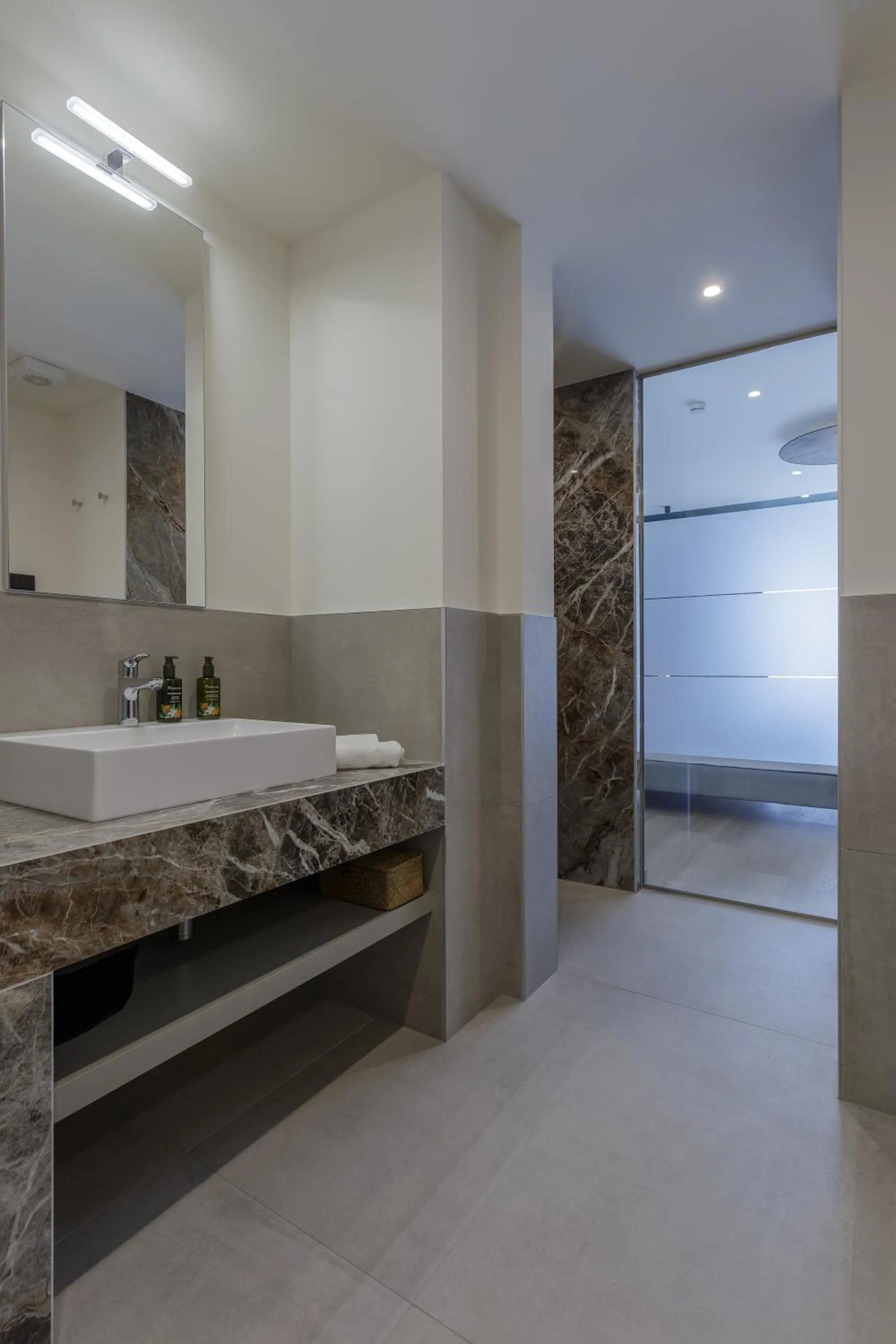 Bathroom in Hotel Drago - Garda Lake Collection