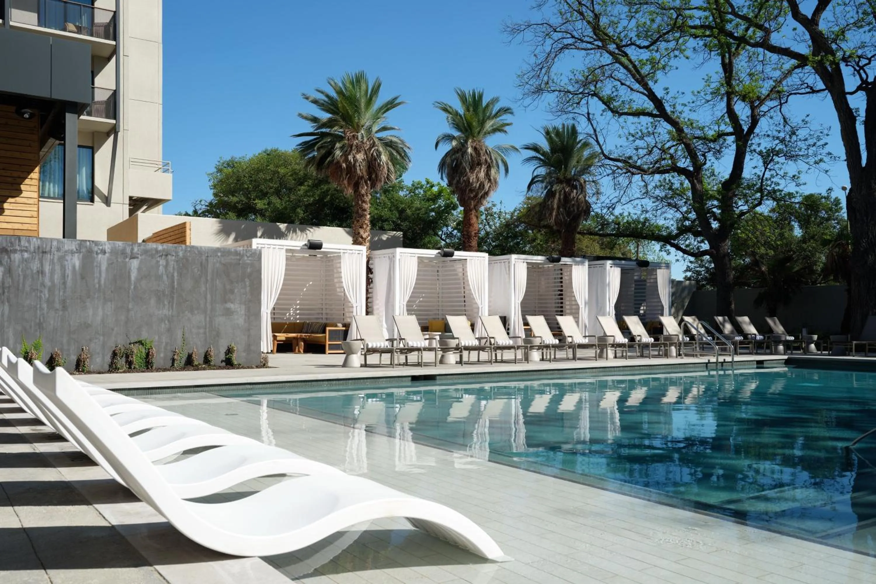 Swimming pool in Plaza San Antonio Hotel & Spa, Autograph Collection