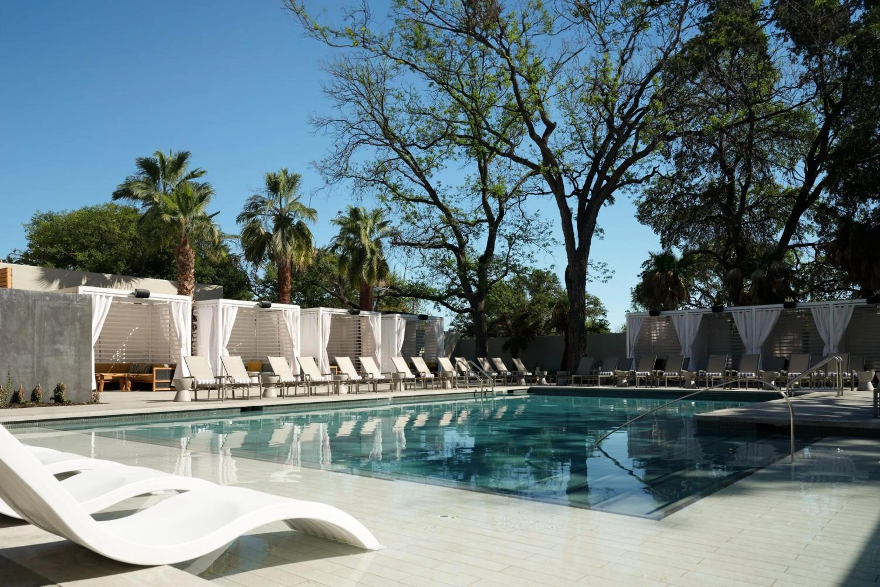 Swimming pool in Plaza San Antonio Hotel & Spa, Autograph Collection