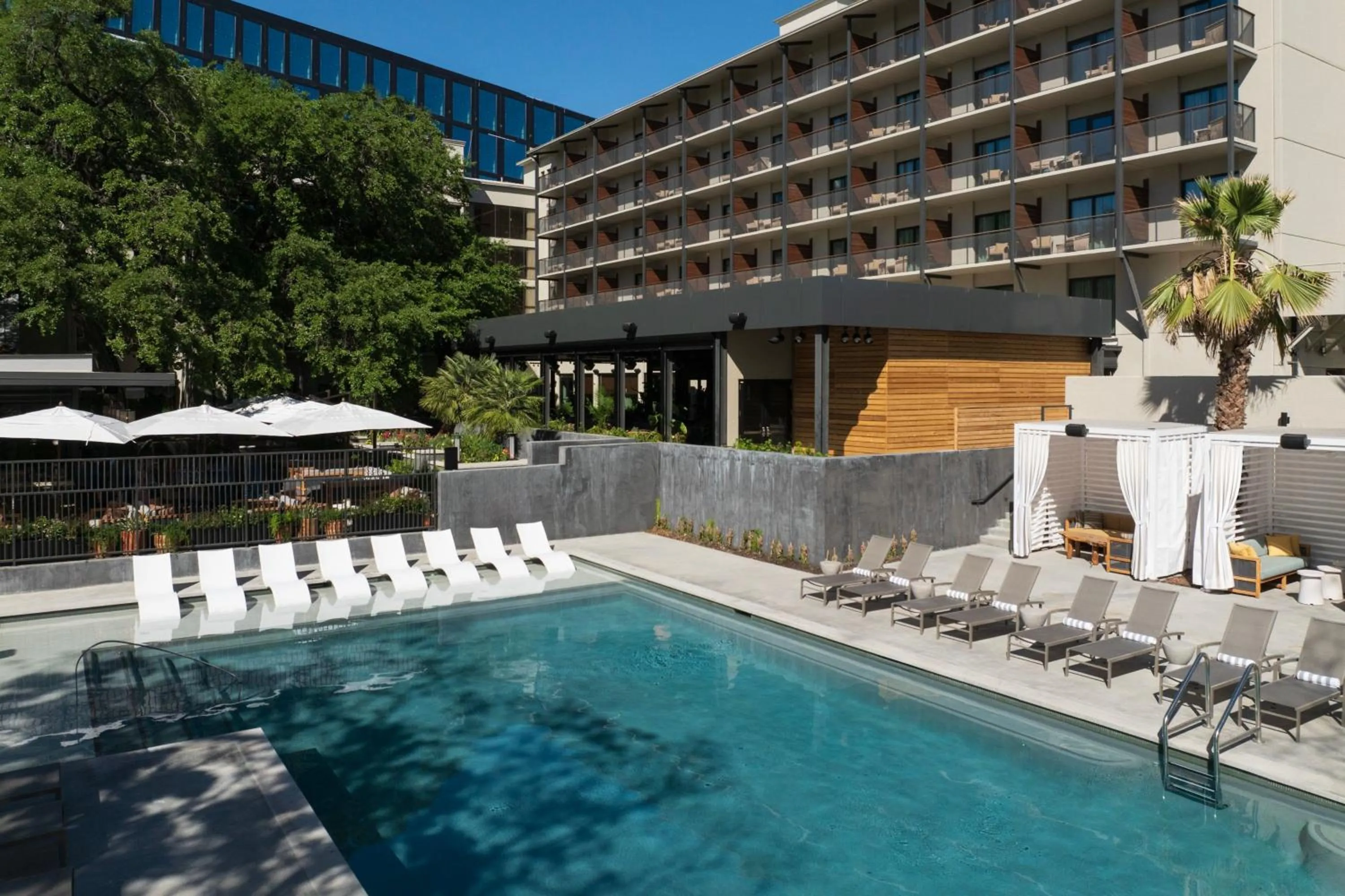 Swimming pool in Plaza San Antonio Hotel & Spa, Autograph Collection