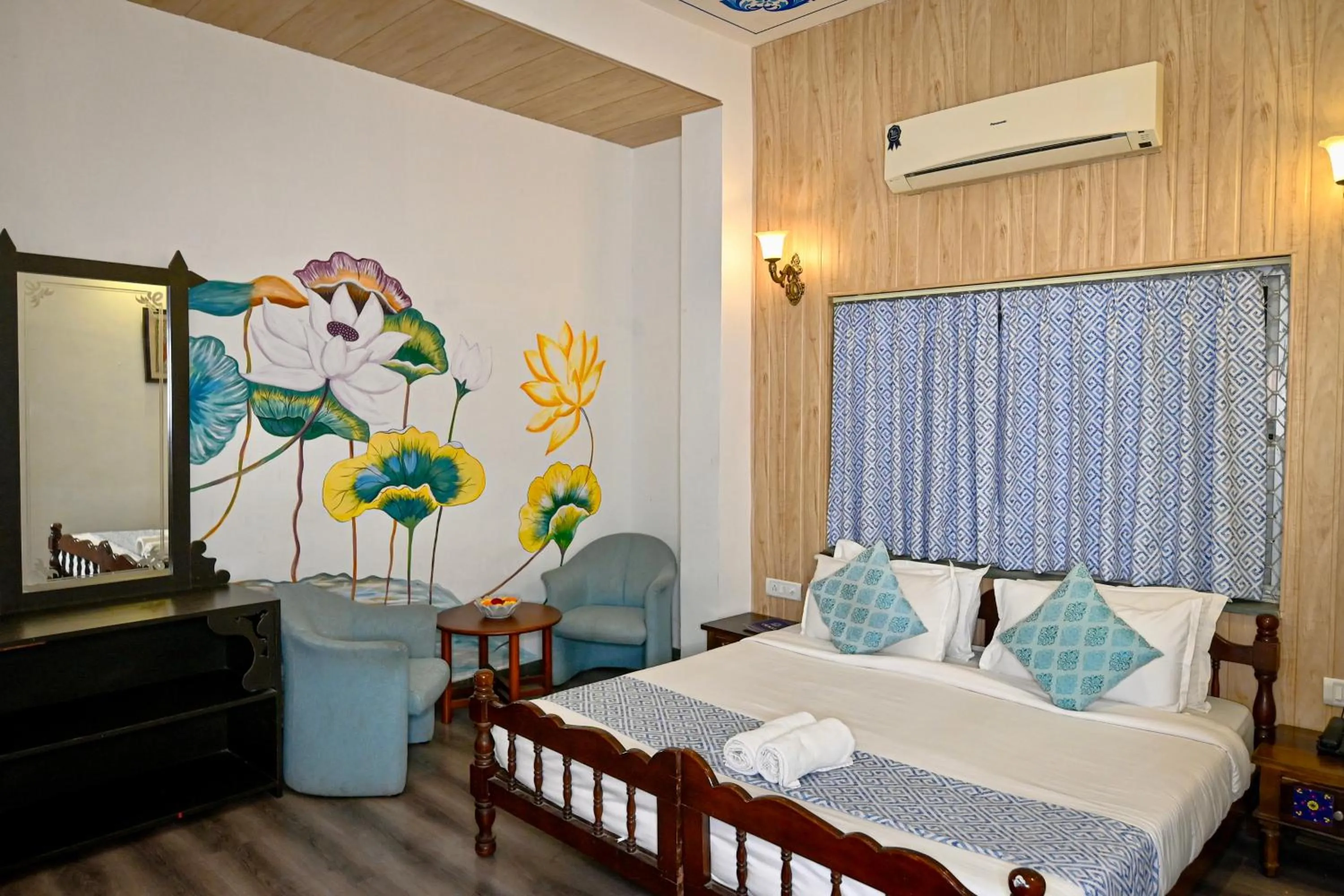 TV and multimedia, Bed in Pansal Kothi - A Boutique Hotel