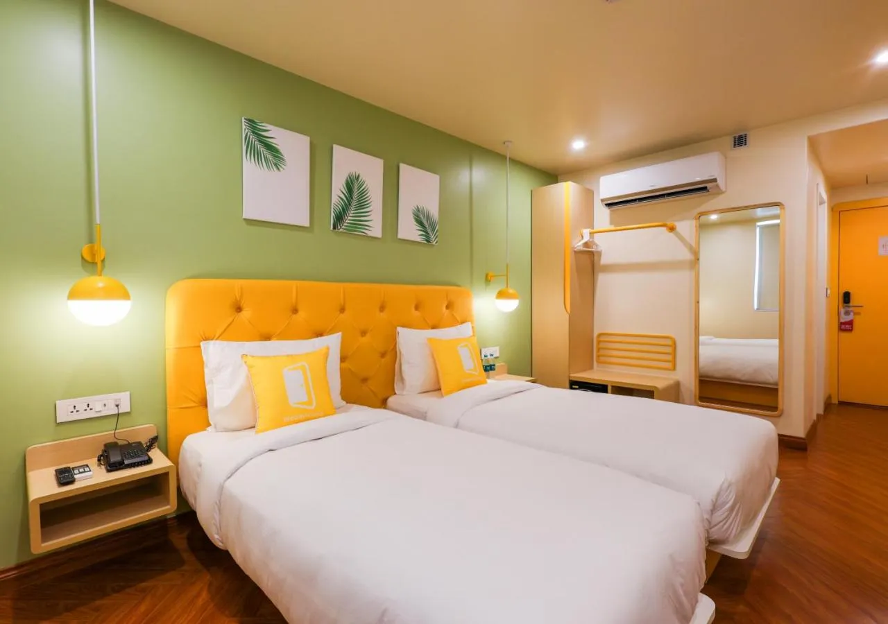 Bedroom, Bed in Bloom Hotel - Golf Course Road, Sector 43