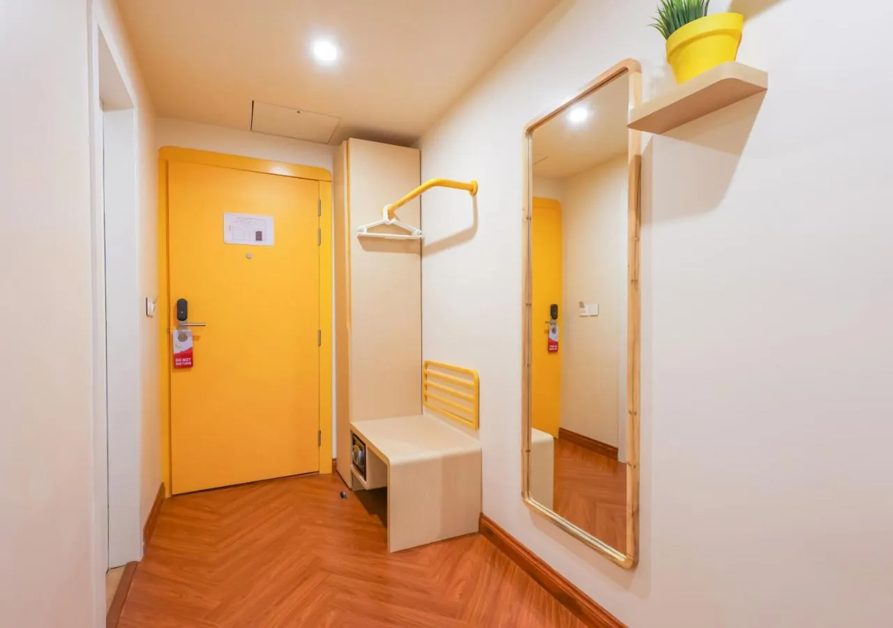 Bedroom in Bloom Hotel - Golf Course Road, Sector 43