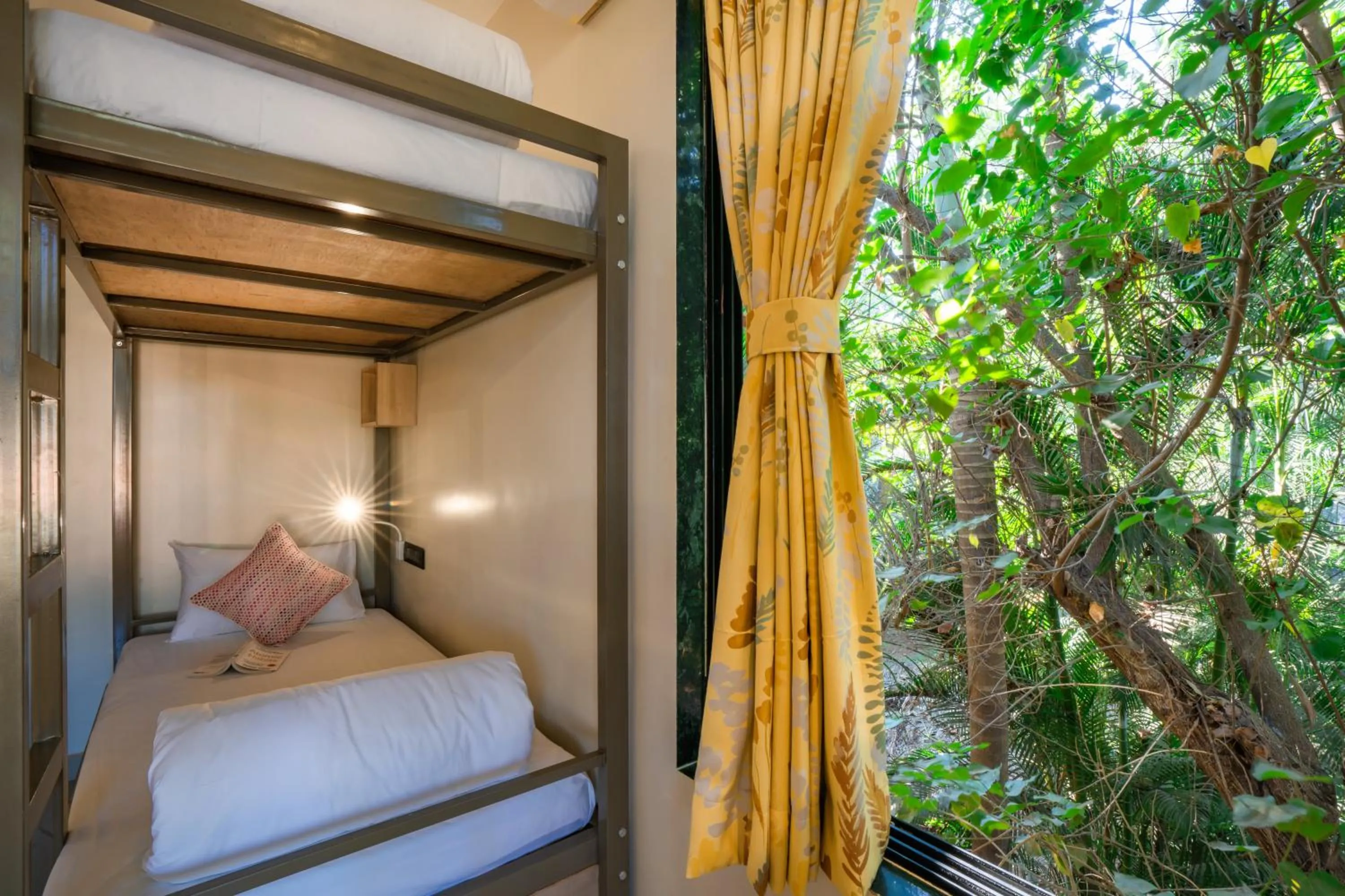 Photo of the whole room, Bed in Zostel Goa, Morjim