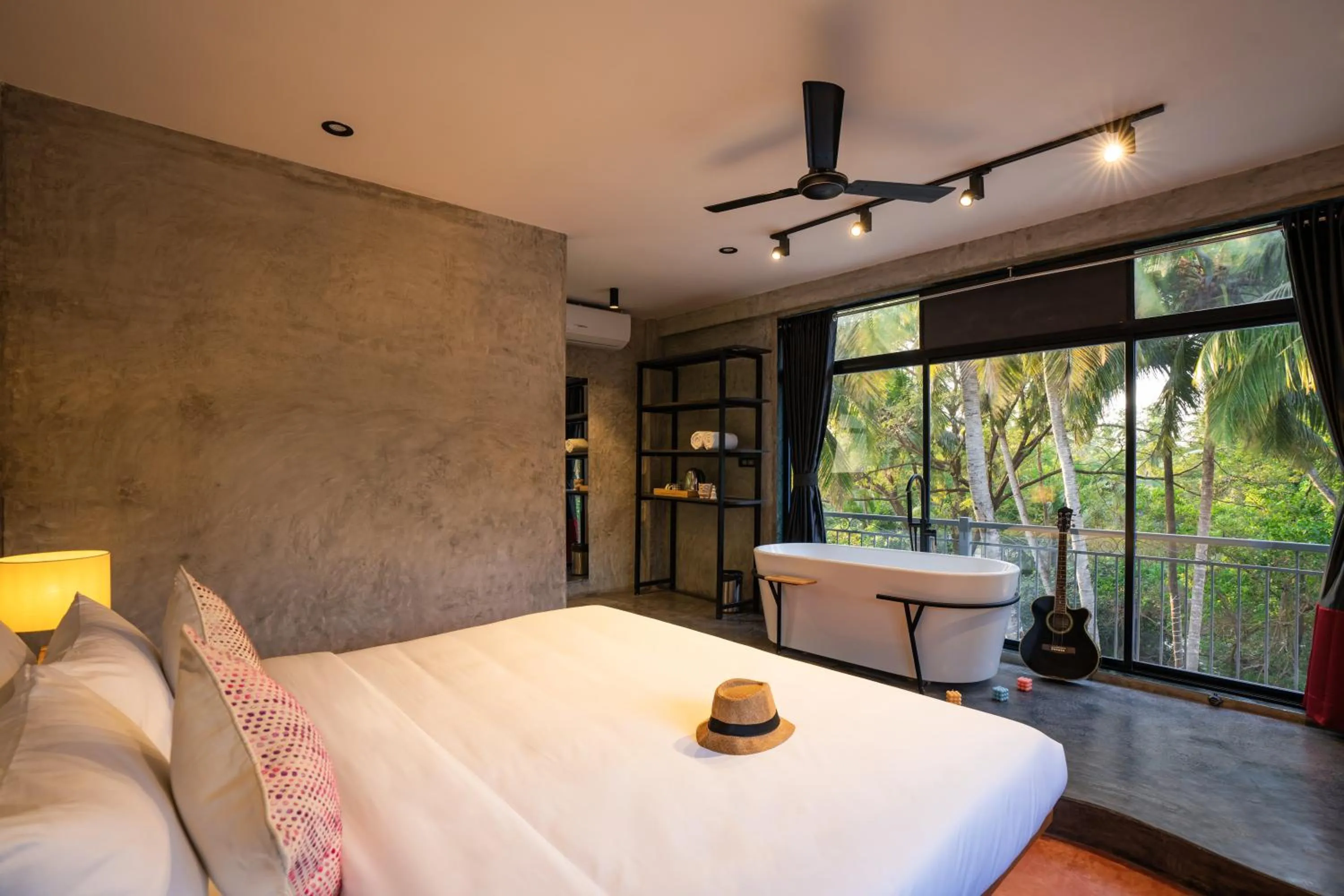 Bed in Zostel Goa, Morjim