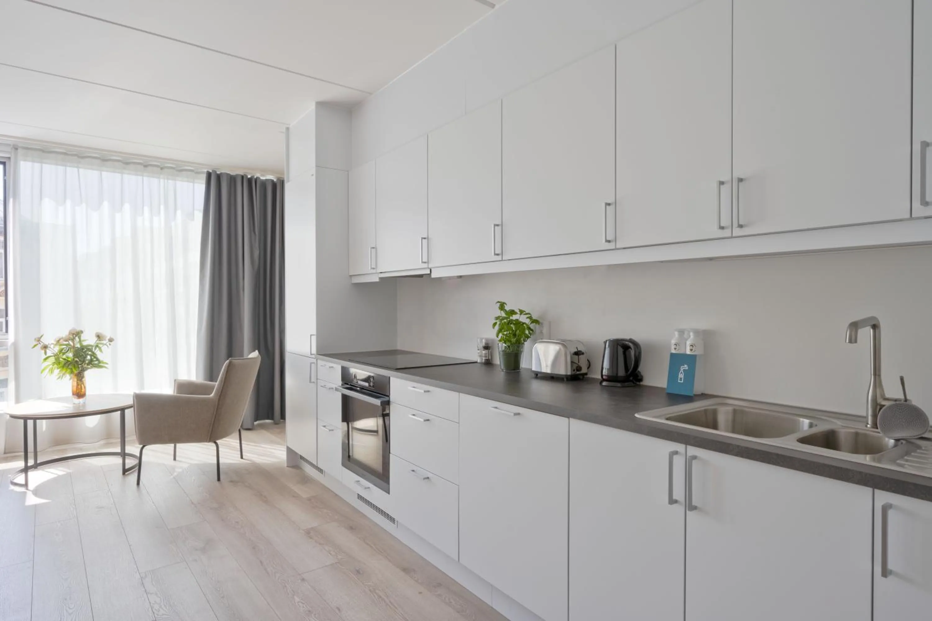 Kitchen or kitchenette in Bob W Oslo Gamle