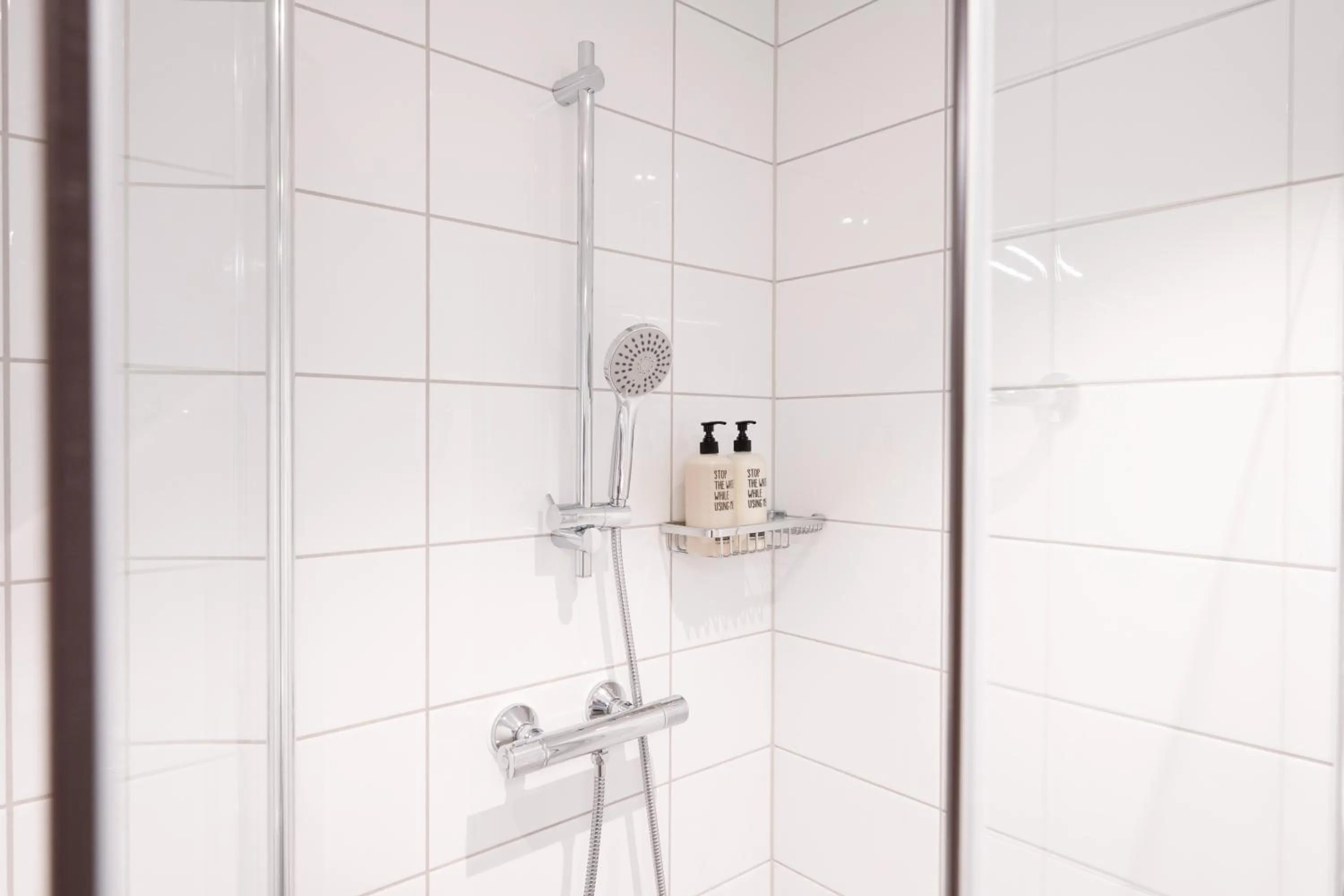 Shower in Bob W Oslo Gamle