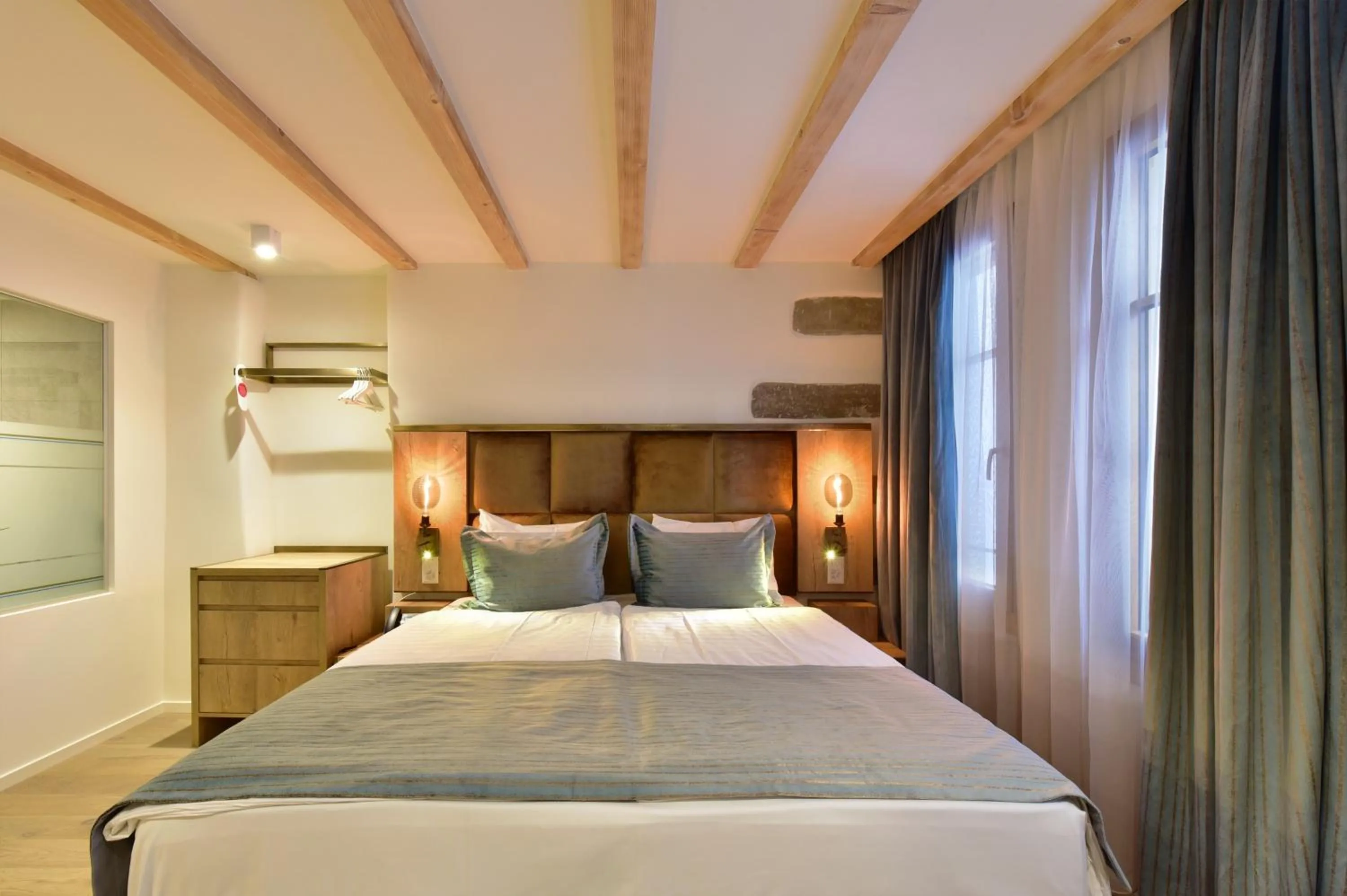 Bedroom, Bed in Hôtel Rousseau Plus