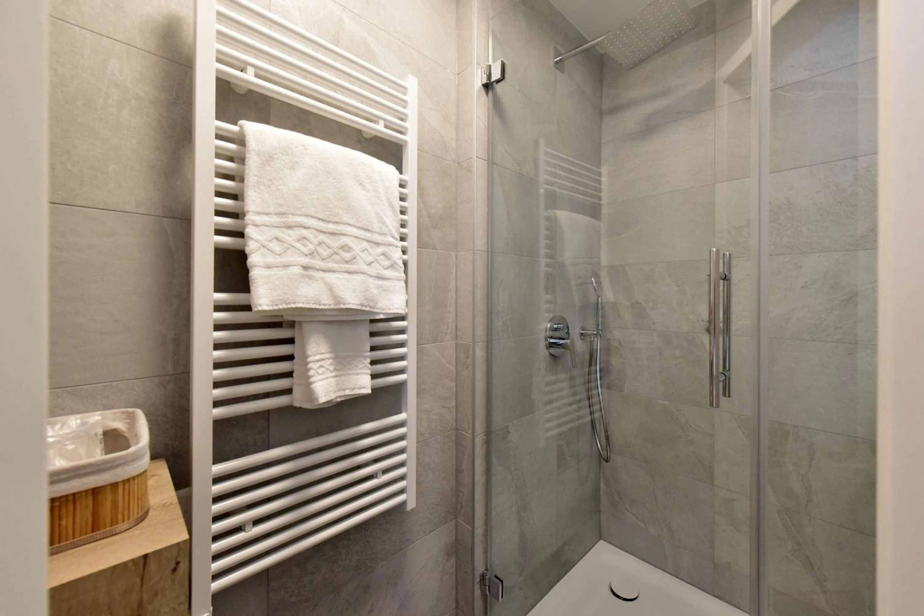 Bathroom in Hôtel Rousseau Plus